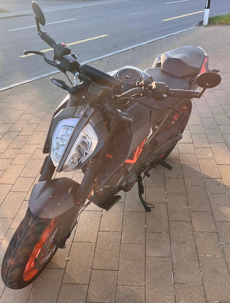 KTM 125 Duke ABS-image-2