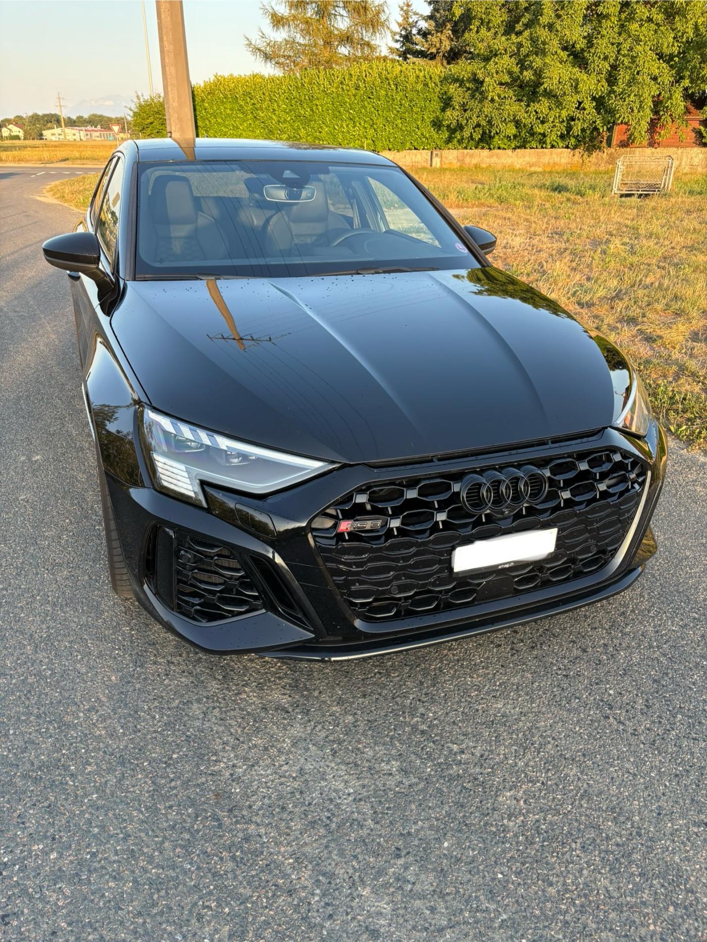 AUDI RS3 Sportback 2.5 TSI quattro S-tronic FULL BLACK-showroom-element-2