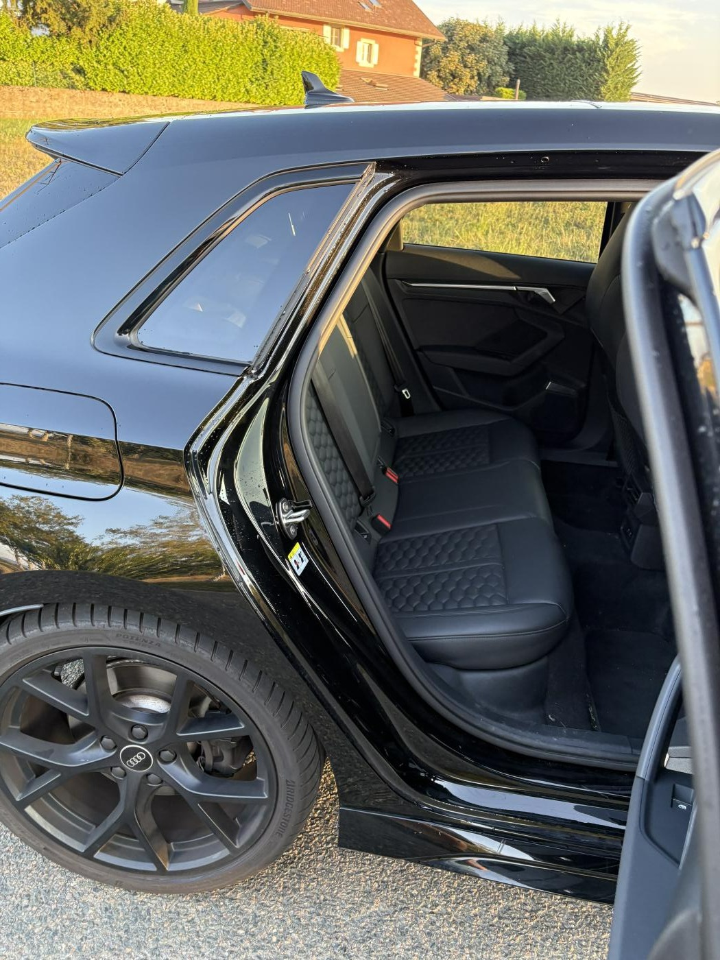 AUDI RS3 Sportback 2.5 TSI quattro S-tronic FULL BLACK-image-5