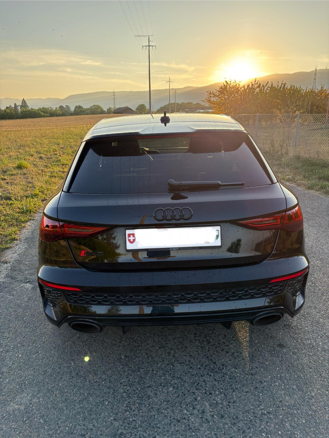 AUDI RS3 Sportback 2.5 TSI quattro S-tronic FULL BLACK-showroom-element-3
