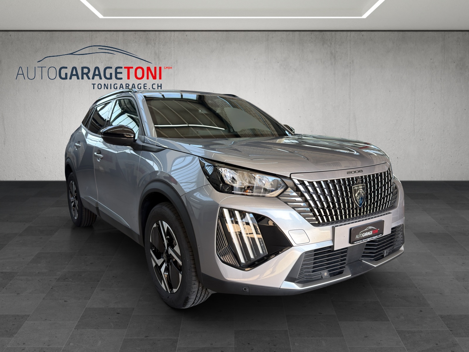 PEUGEOT 2008 1.2 145 MHEV Allure Premium-showroom-element-1