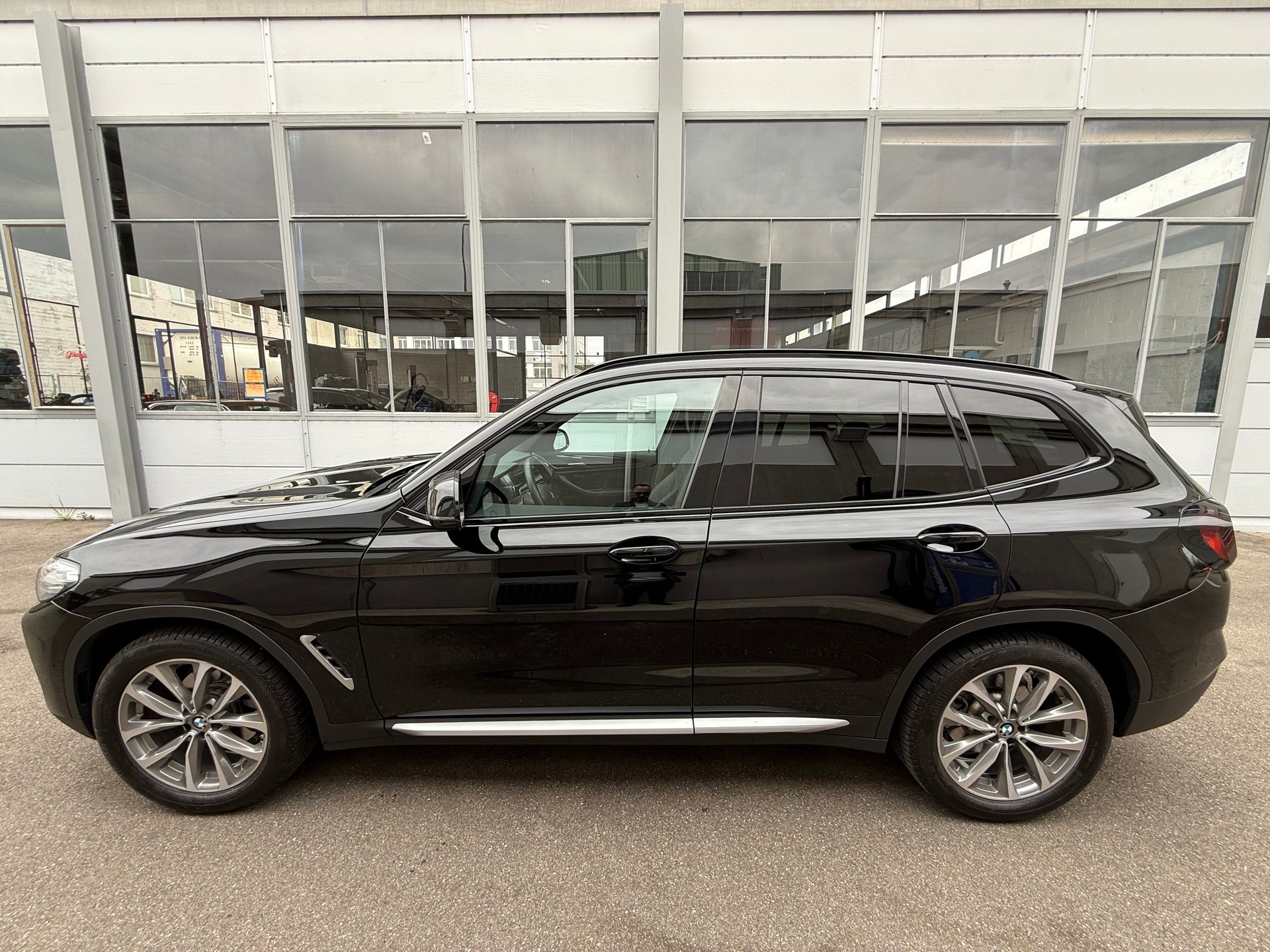 BMW X3 xDrive 48V 20d *1.st Erster Hand CH Fahrzeug *Lederausstattung *Dachhimmel schwarz *Frisch ab MFK *2 Schlüssel-image-6