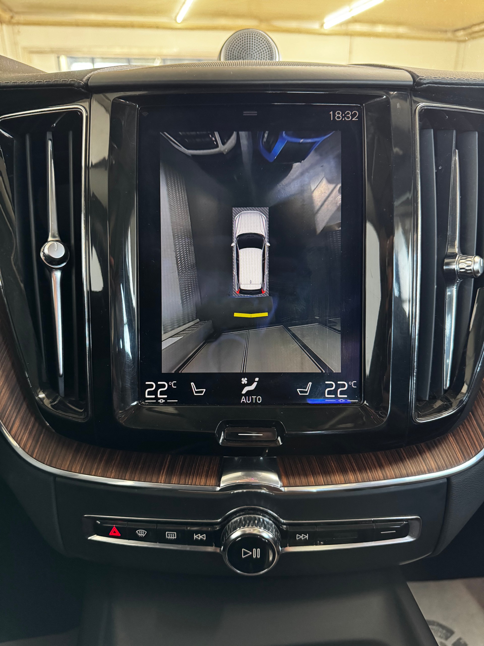 VOLVO XC60 D5 AWD Inscription Geartronic-image-23