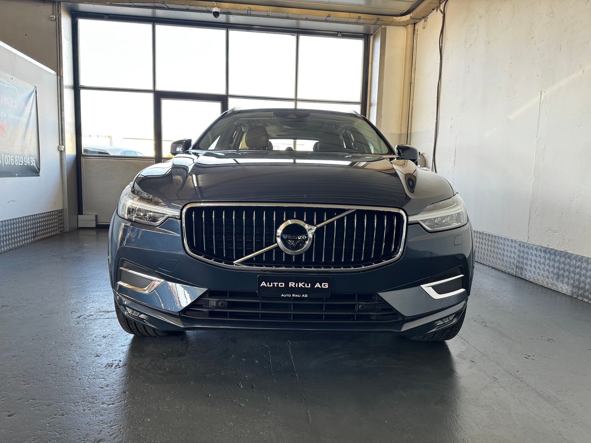 VOLVO XC60 D5 AWD Inscription Geartronic-image-4