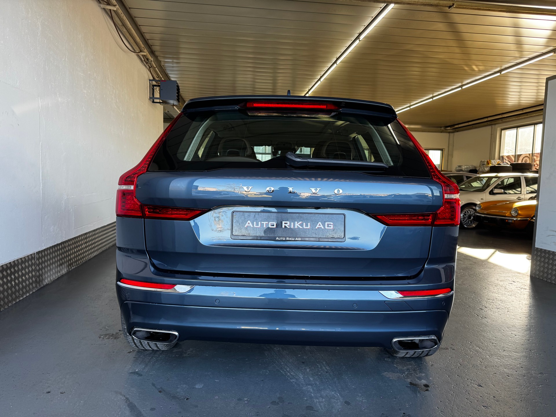 VOLVO XC60 D5 AWD Inscription Geartronic-image-11