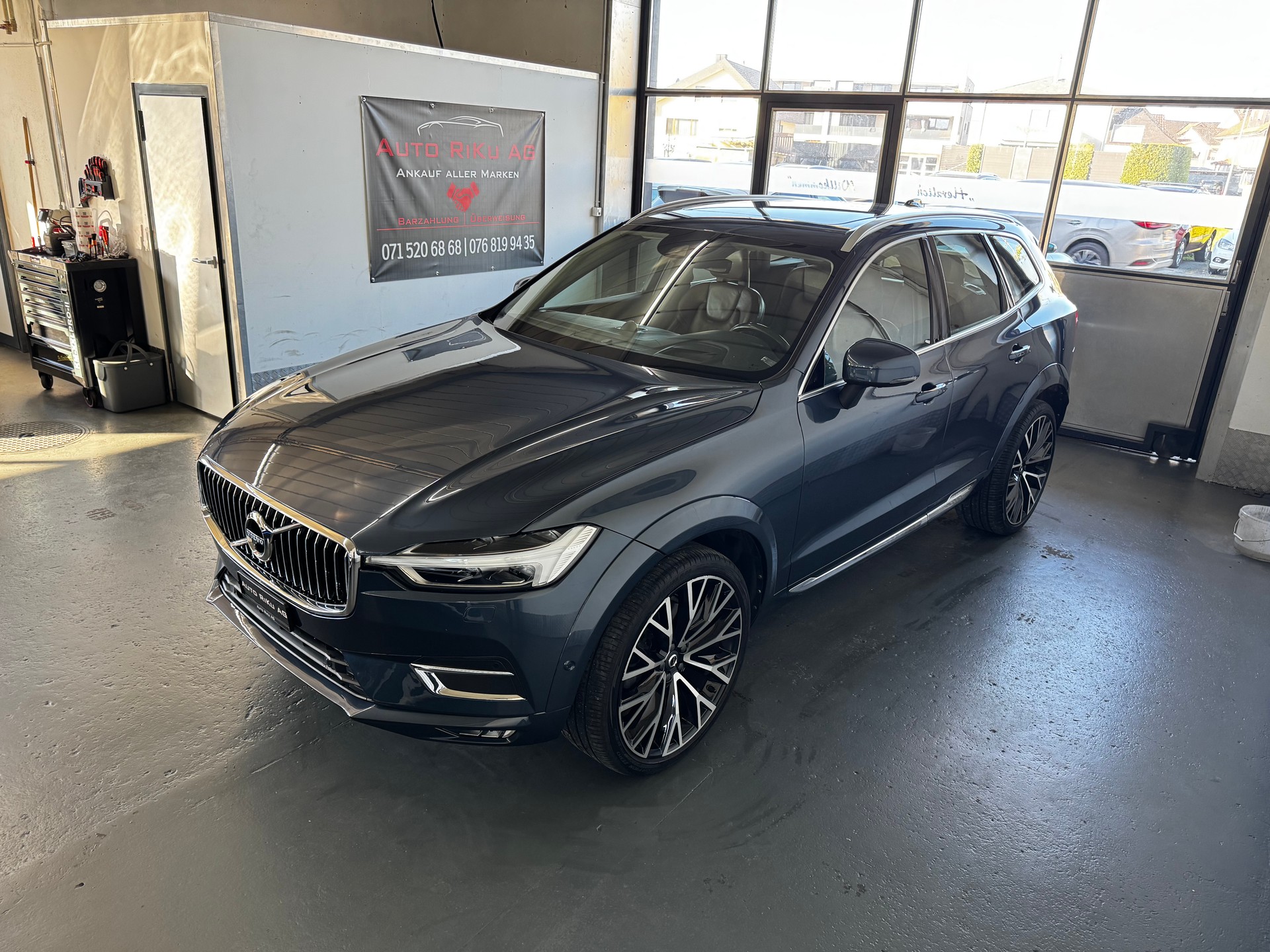 VOLVO XC60 D5 AWD Inscription Geartronic-image-5