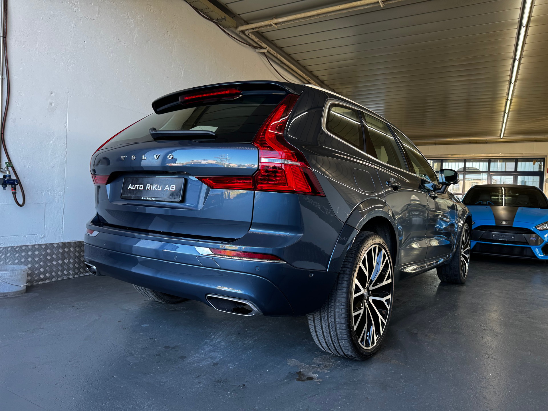 VOLVO XC60 D5 AWD Inscription Geartronic-image-9