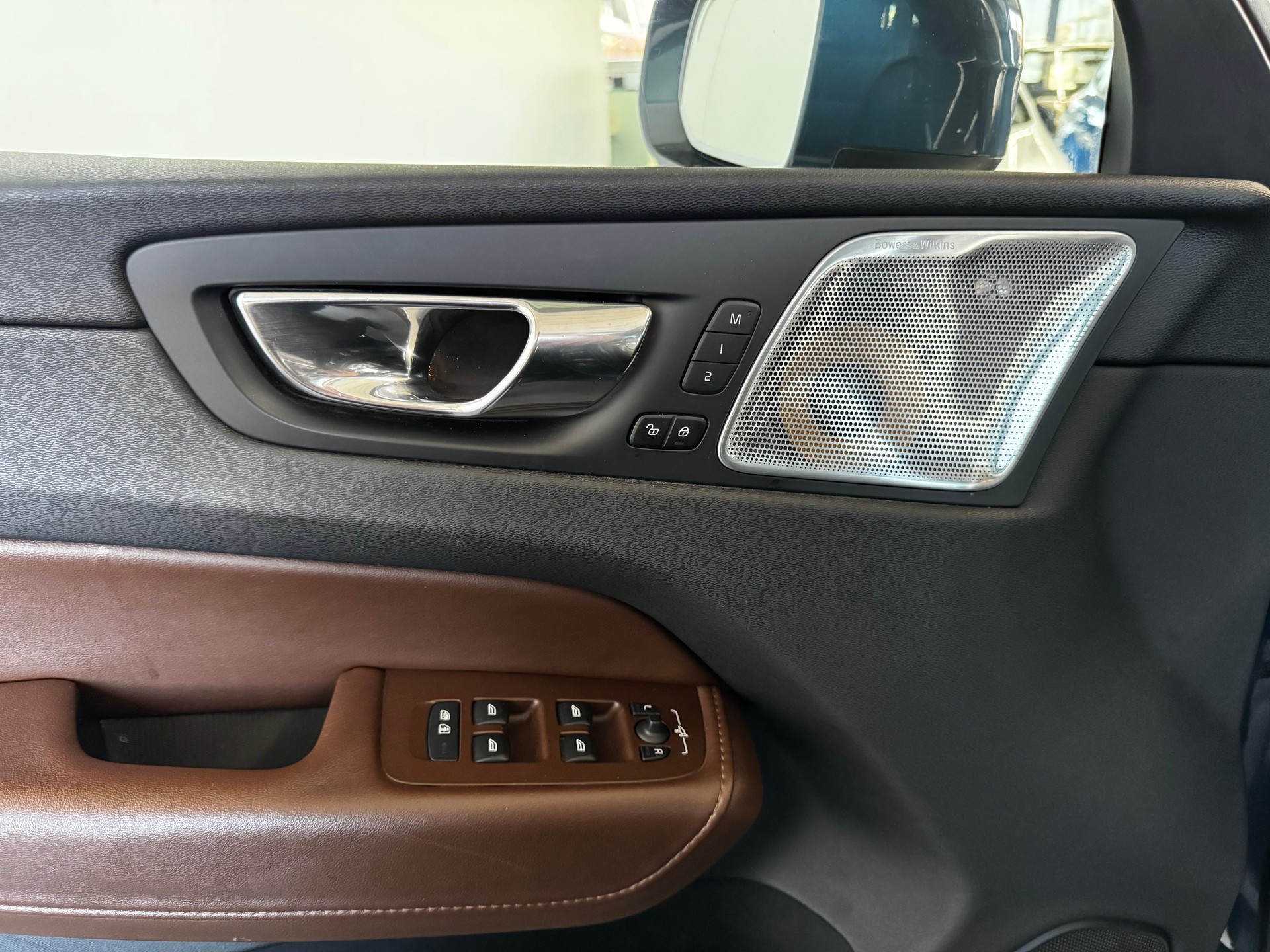 VOLVO XC60 D5 AWD Inscription Geartronic-image-18