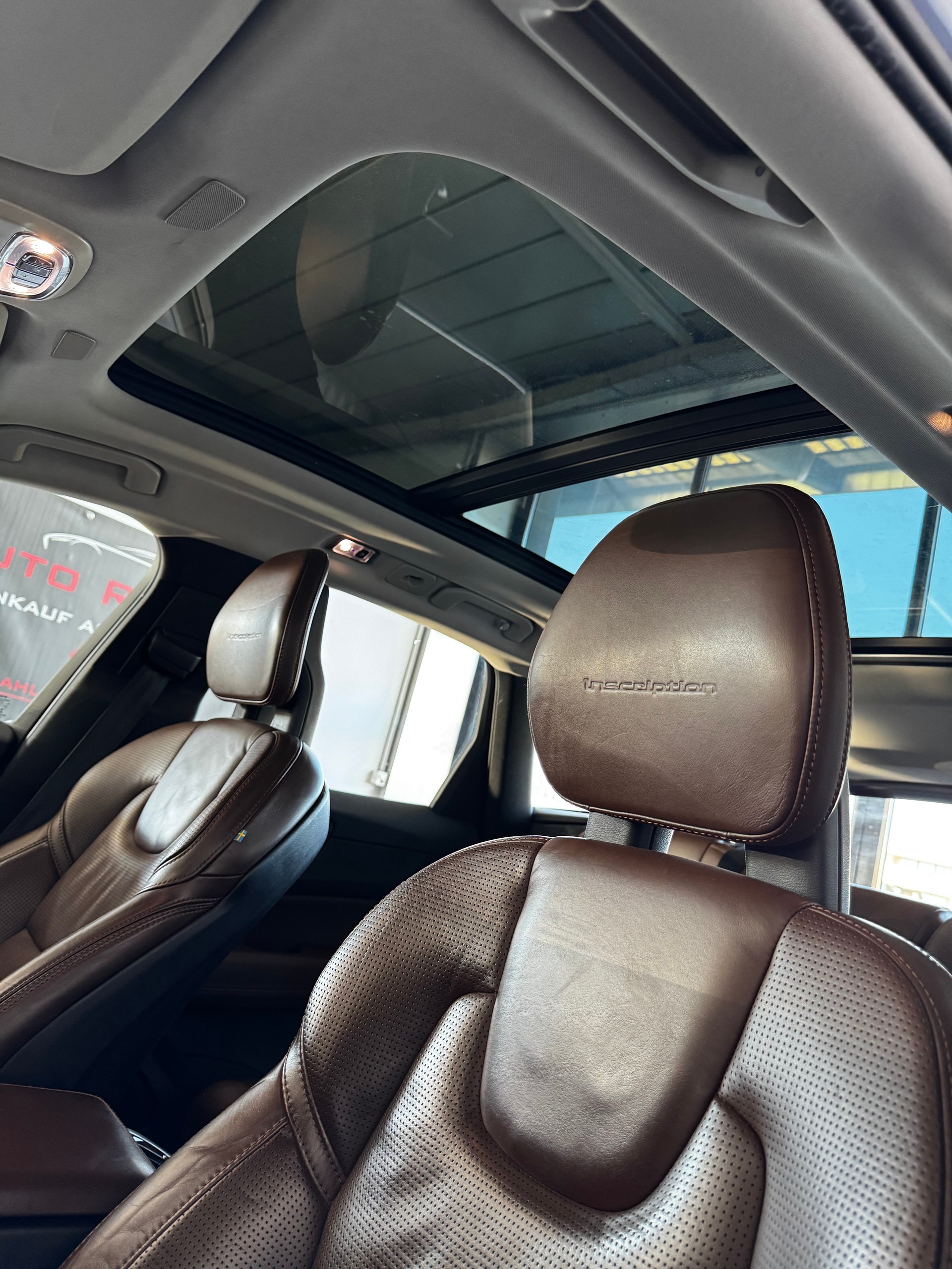 VOLVO XC60 D5 AWD Inscription Geartronic-image-16