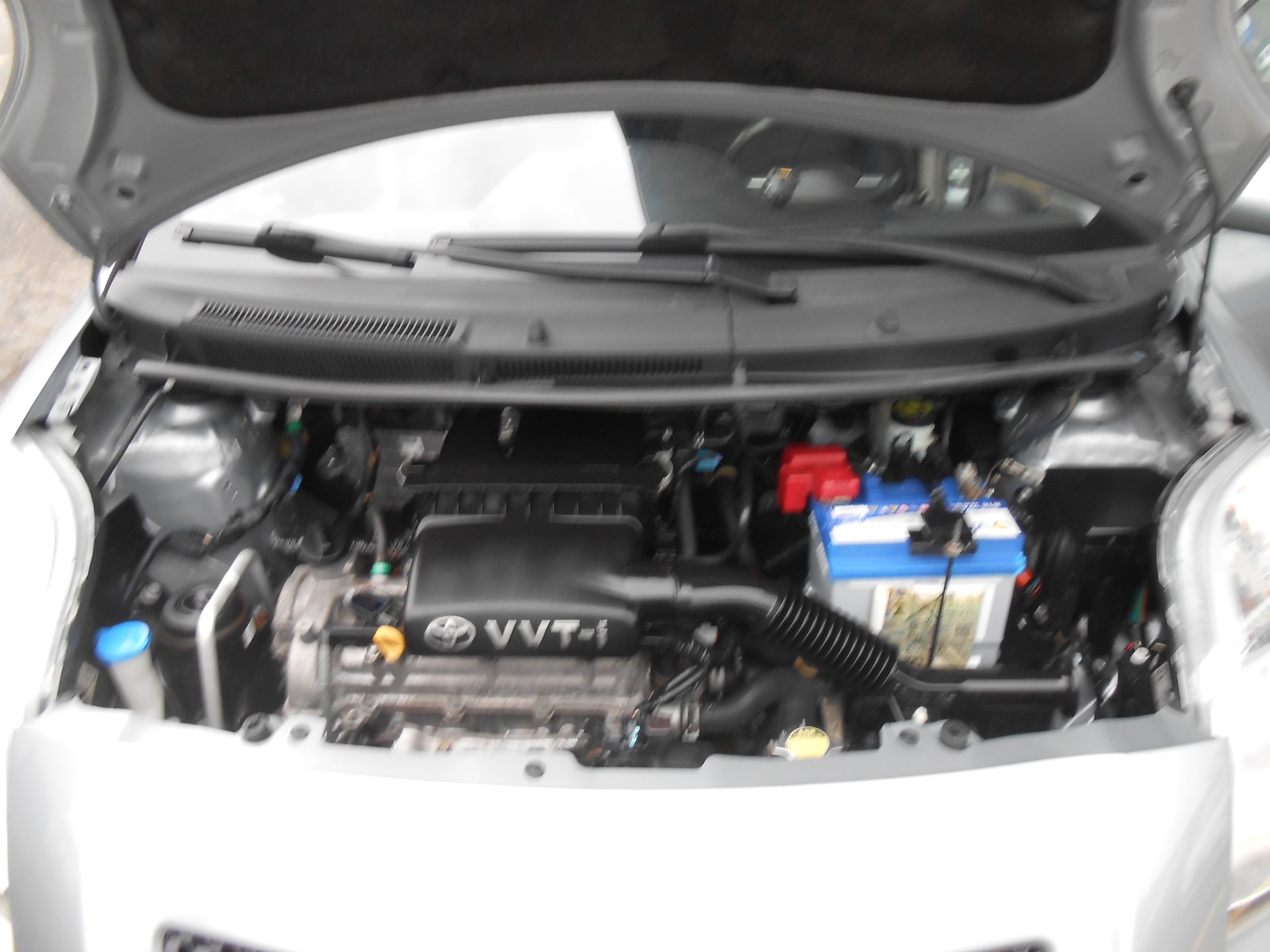 TOYOTA Yaris 1.3 Linea Sol-image-11
