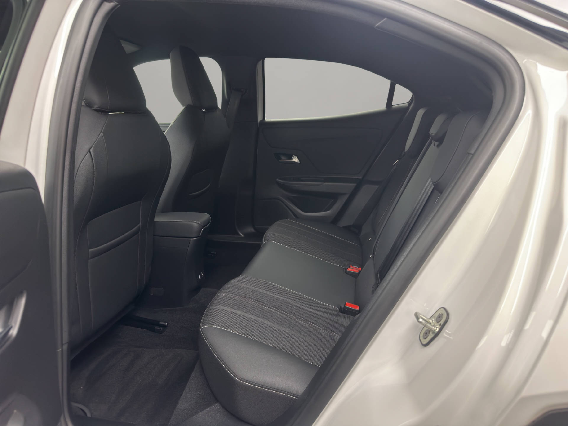 OPEL Mokka 1.2 T 130 GS-image-9