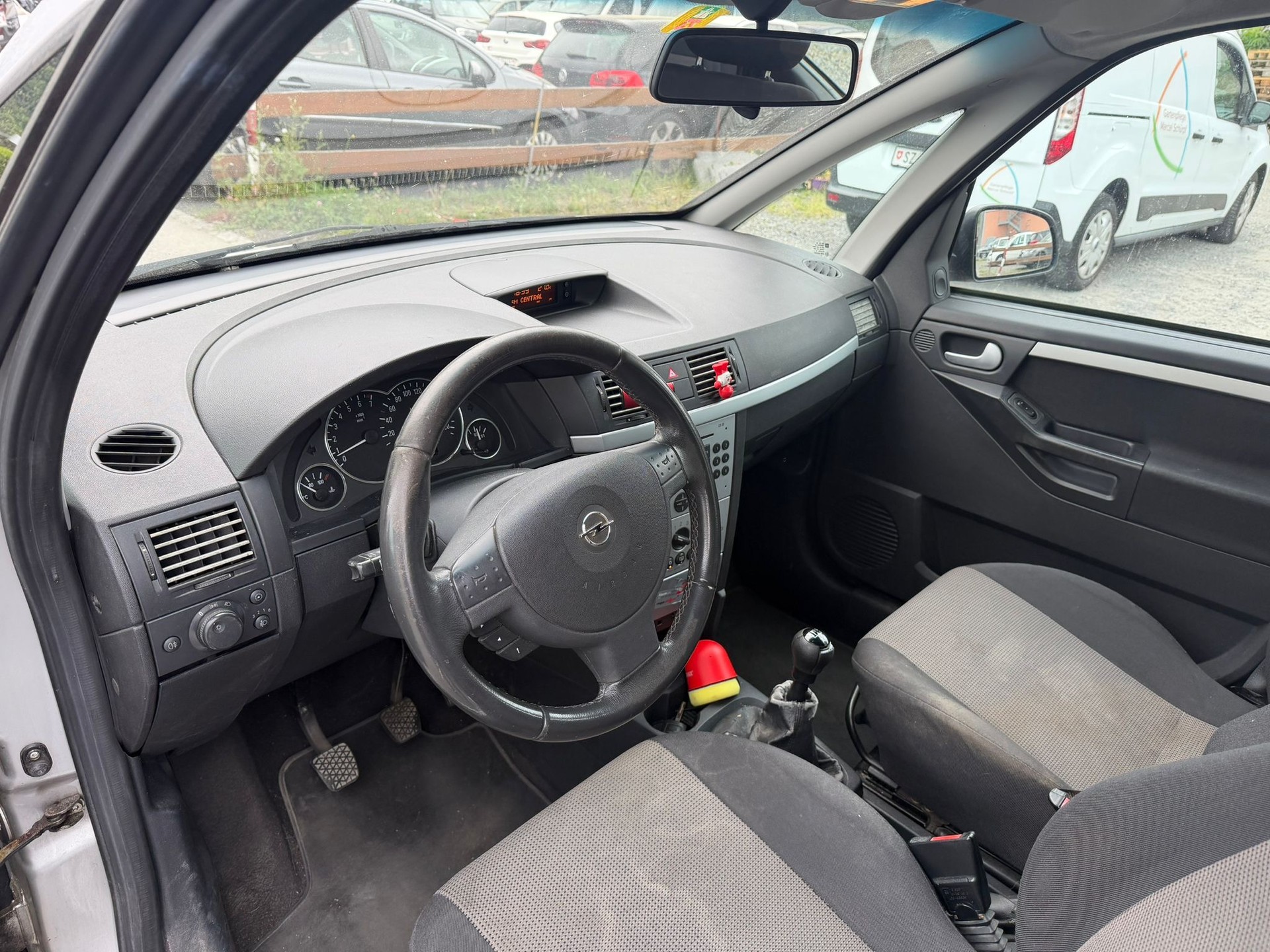 OPEL Meriva 1.6i 16V Essentia-image-6