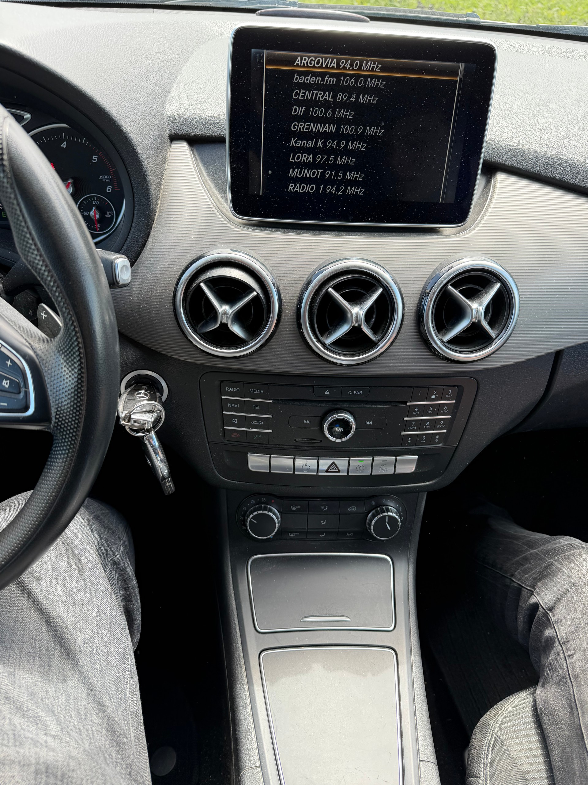 MERCEDES-BENZ B 200 CDI Style 7G-DCT-image-12