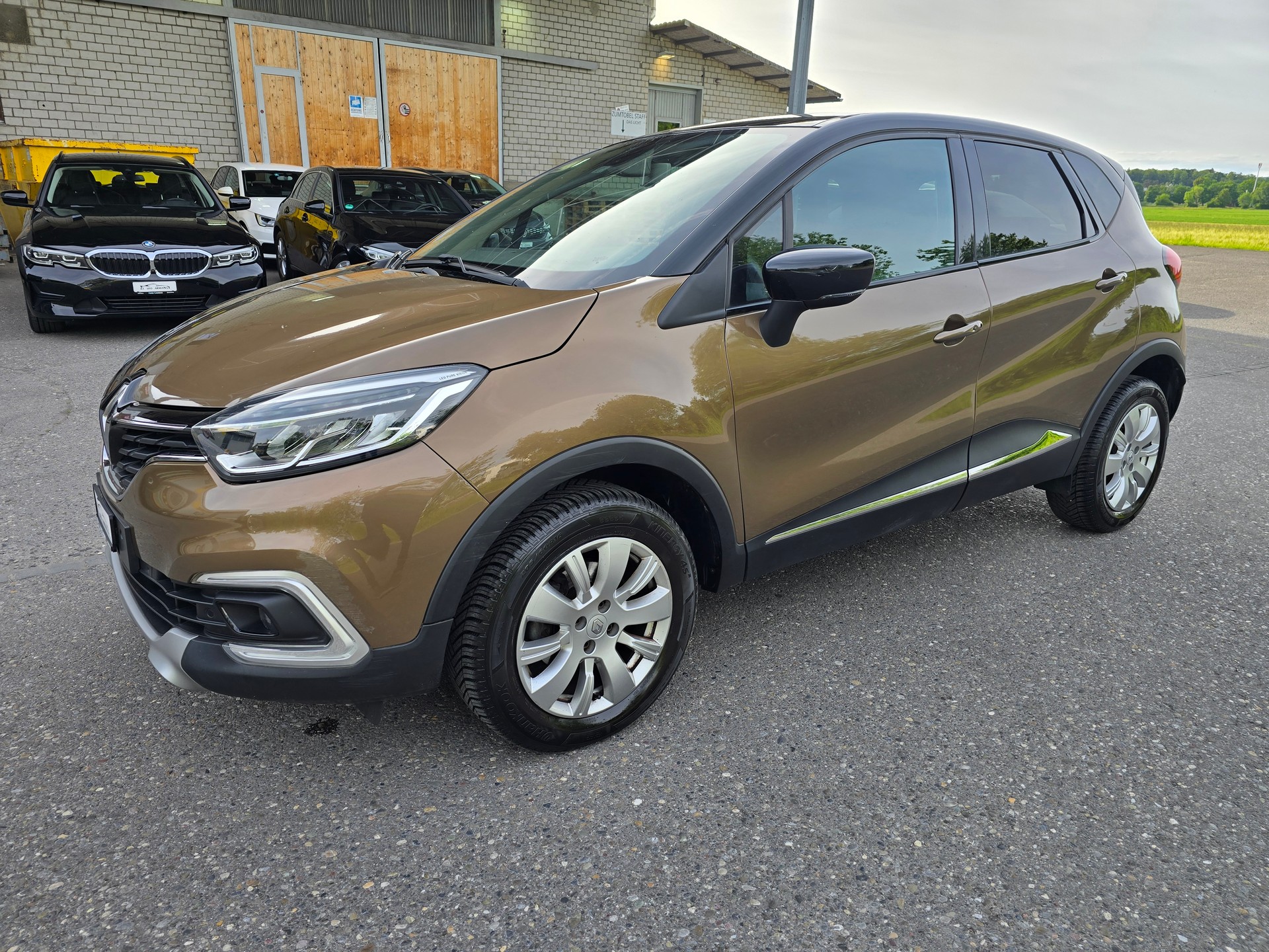 RENAULT Captur 1.2 T 16V Intens-showroom-element-2
