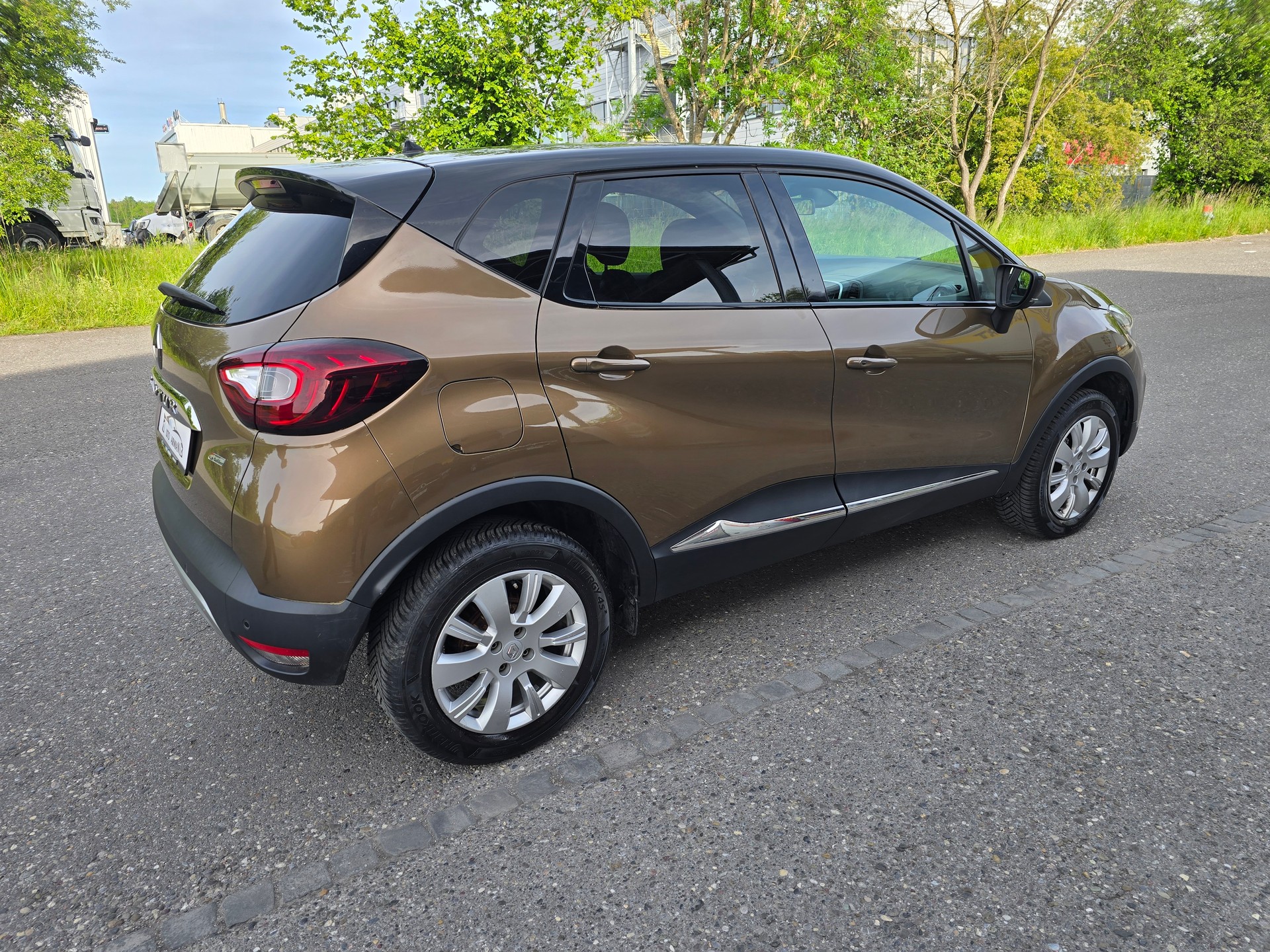 RENAULT Captur 1.2 T 16V Intens-image-5