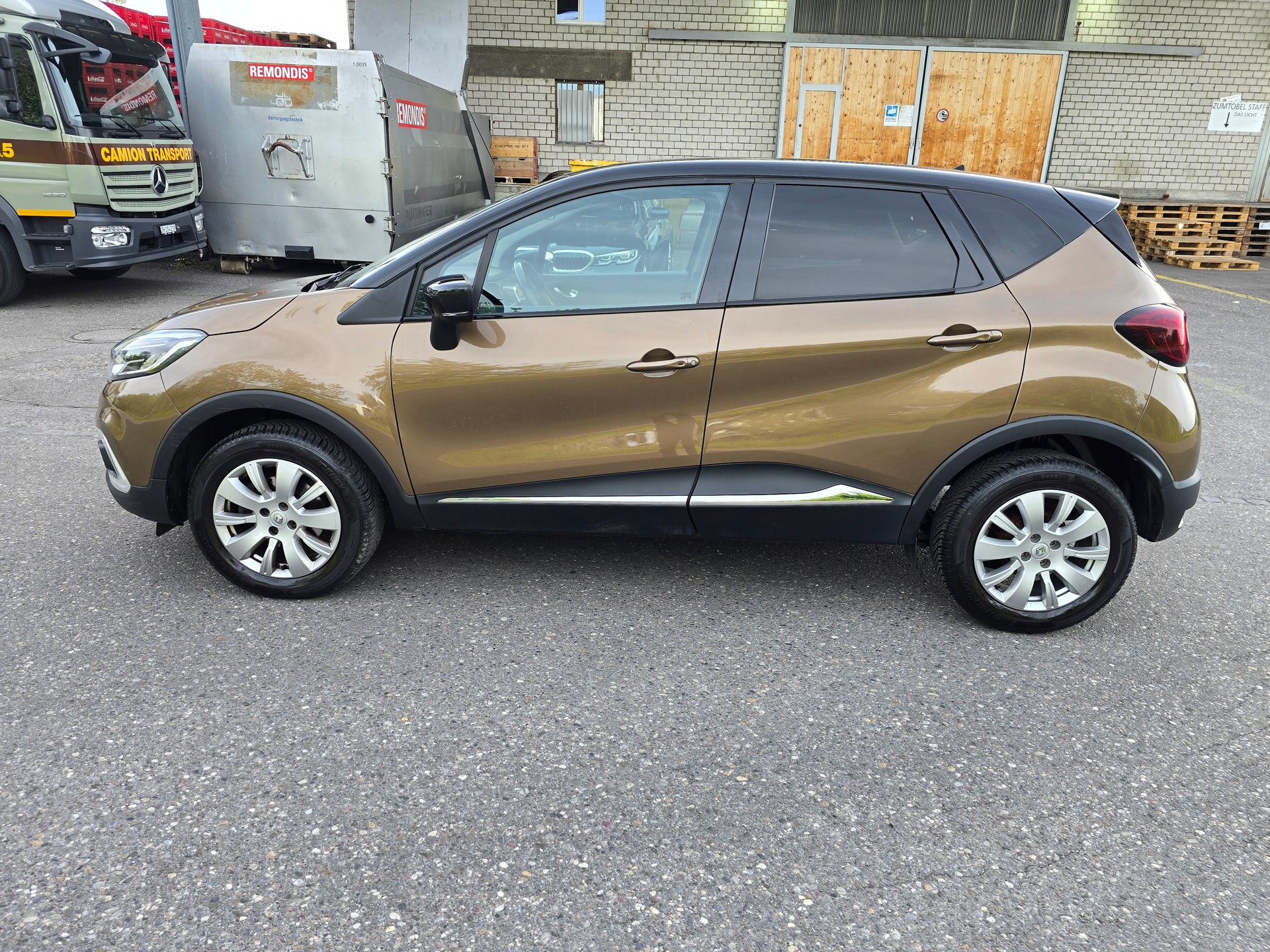RENAULT Captur 1.2 T 16V Intens-image-7