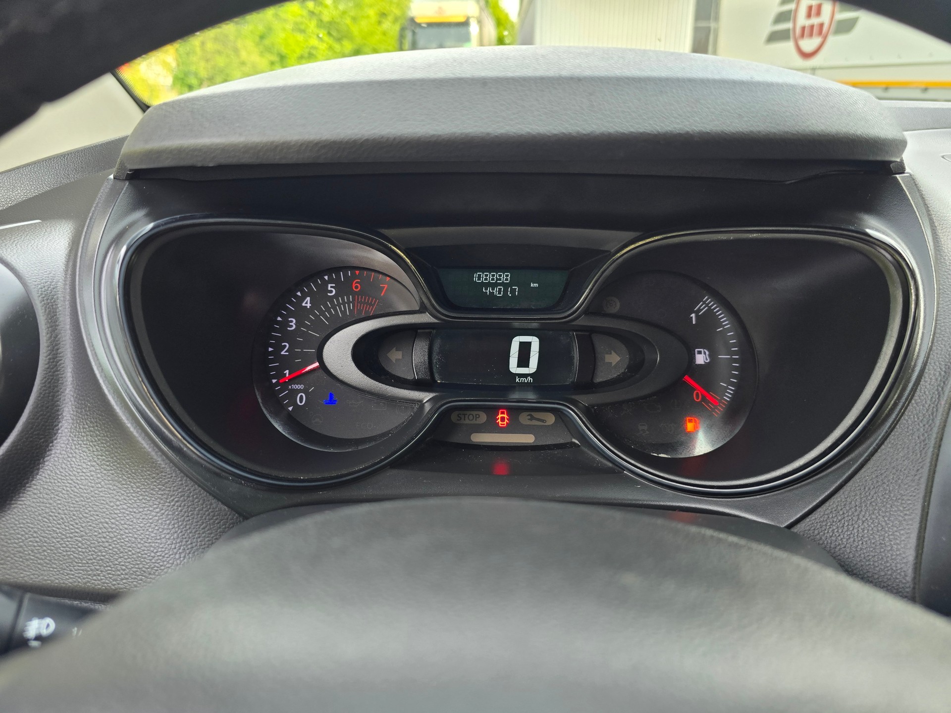 RENAULT Captur 1.2 T 16V Intens-image-19