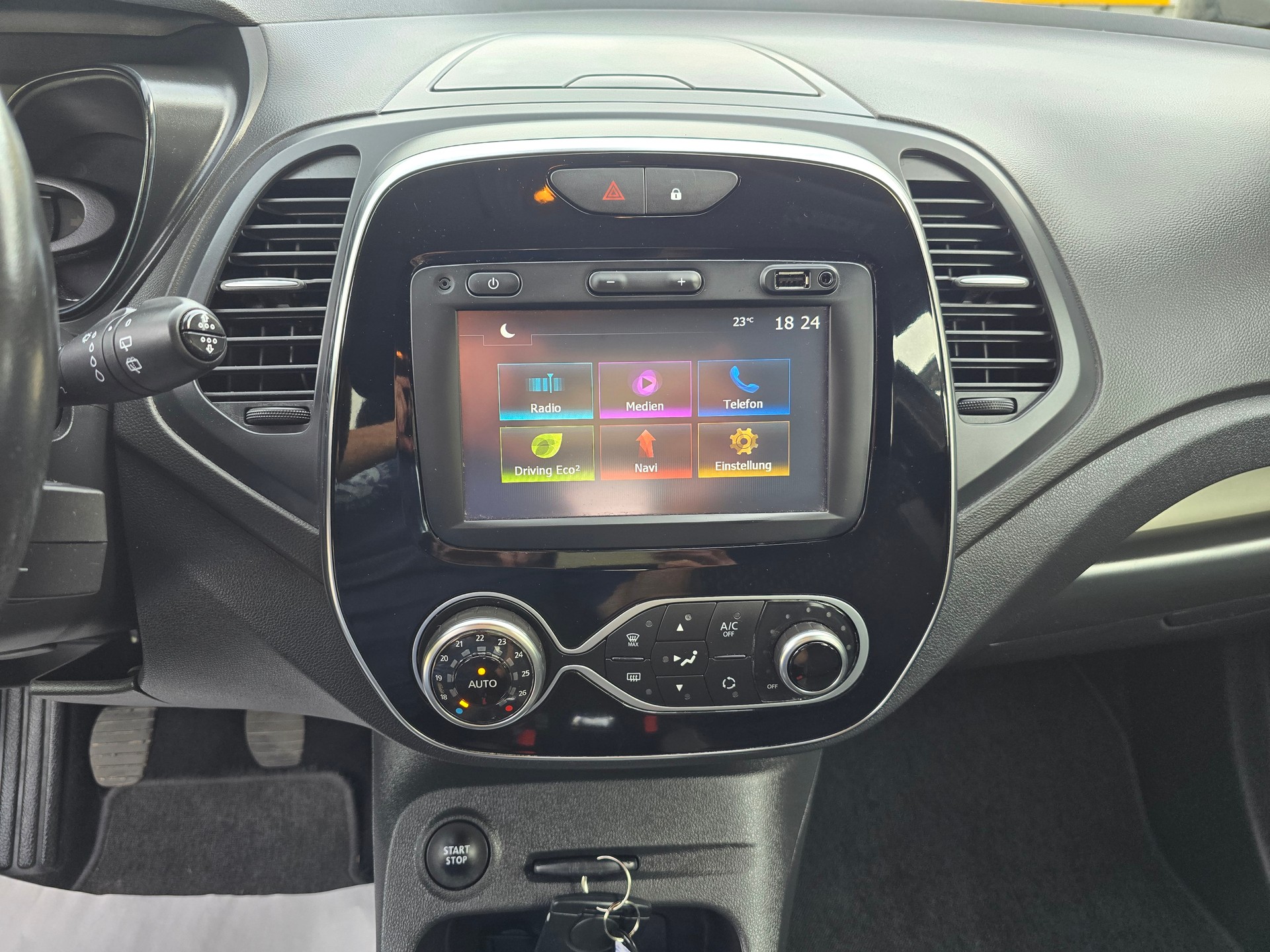 RENAULT Captur 1.2 T 16V Intens-image-21