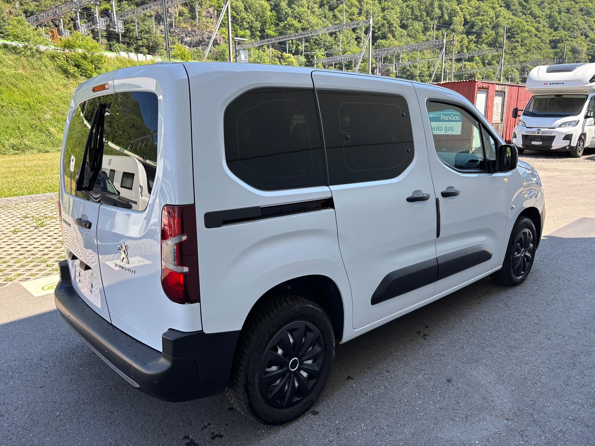 PEUGEOT Partner Kaw. 1000 Standard 1.2 PureTech 130 Premium S/S-image-6