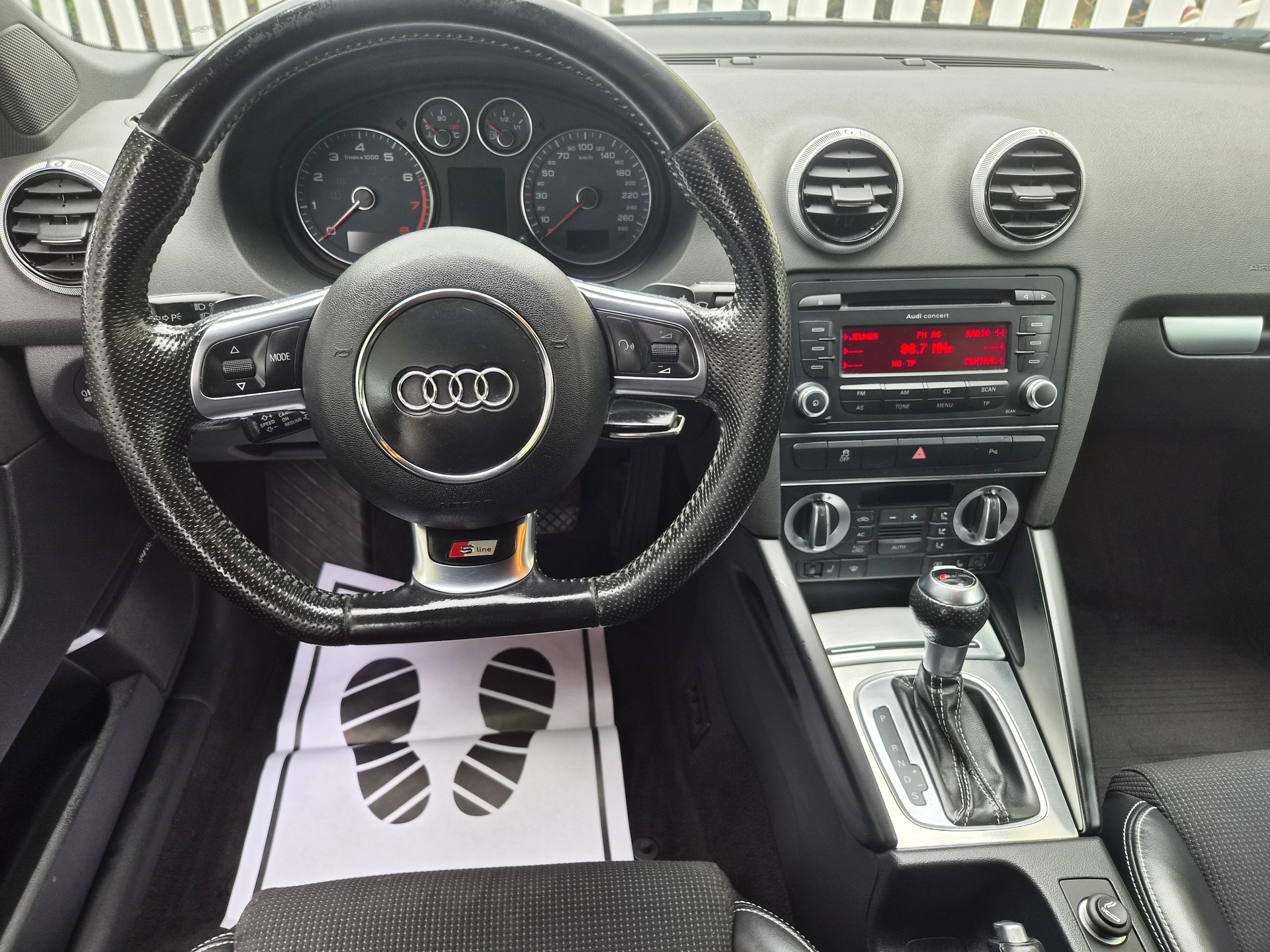 AUDI A3 Sportback 2.0 TFSI S-Line, Ambition quattro S-tronic-image-9