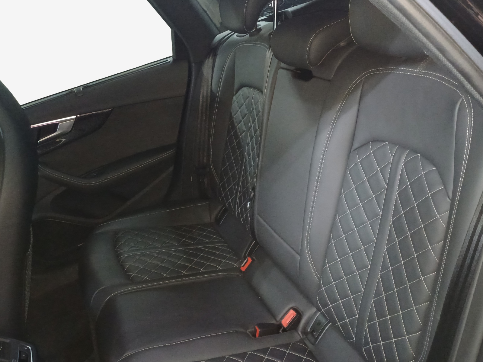 AUDI S4 Avant 3.0 TFSI quattro tiptronic-image-11