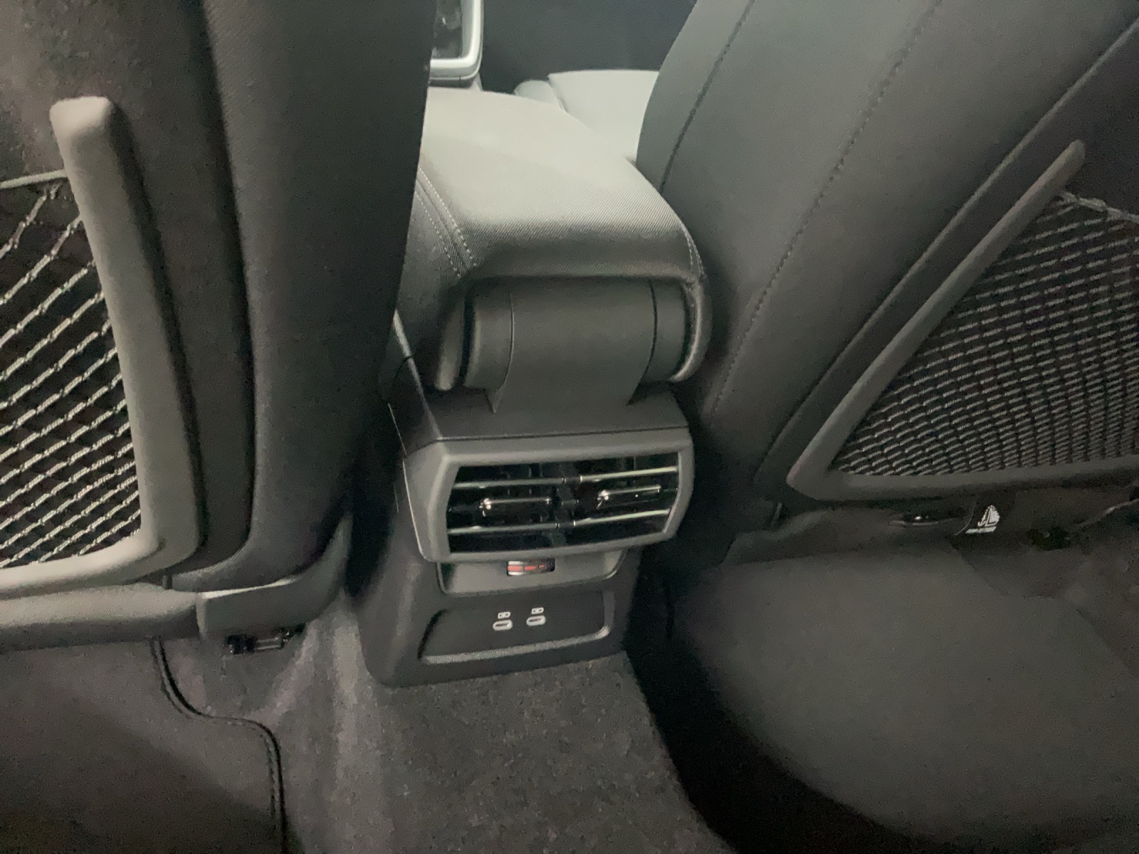 AUDI A3 Sportback TFSI 110 kW S line Attraction S tronic-image-10