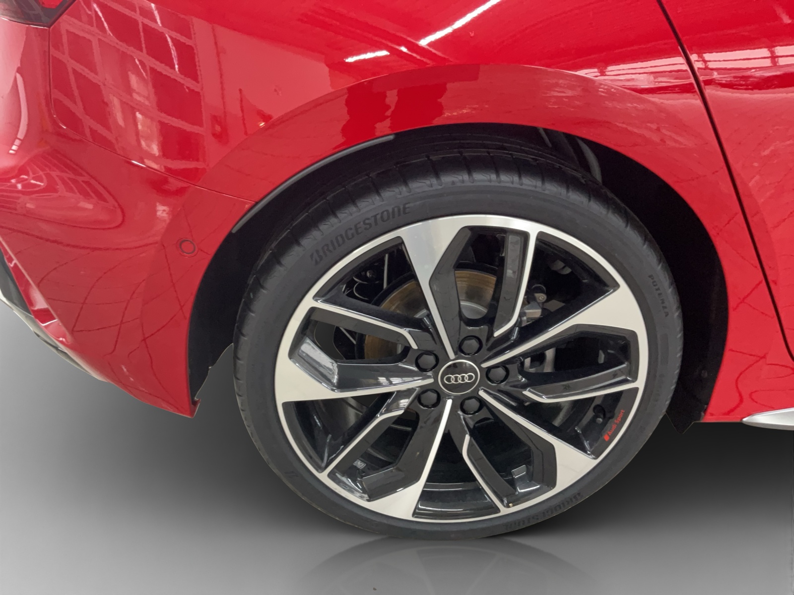 AUDI A3 Sportback TFSI 110 kW S line Attraction S tronic-image-13