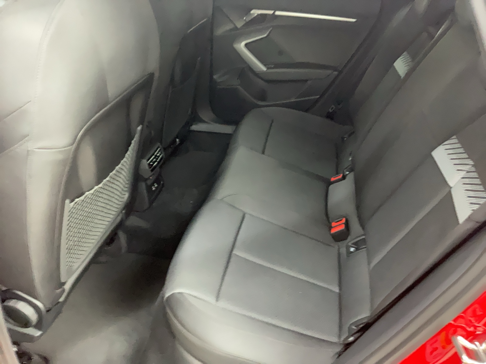 AUDI A3 Sportback TFSI 110 kW S line Attraction S tronic-image-11