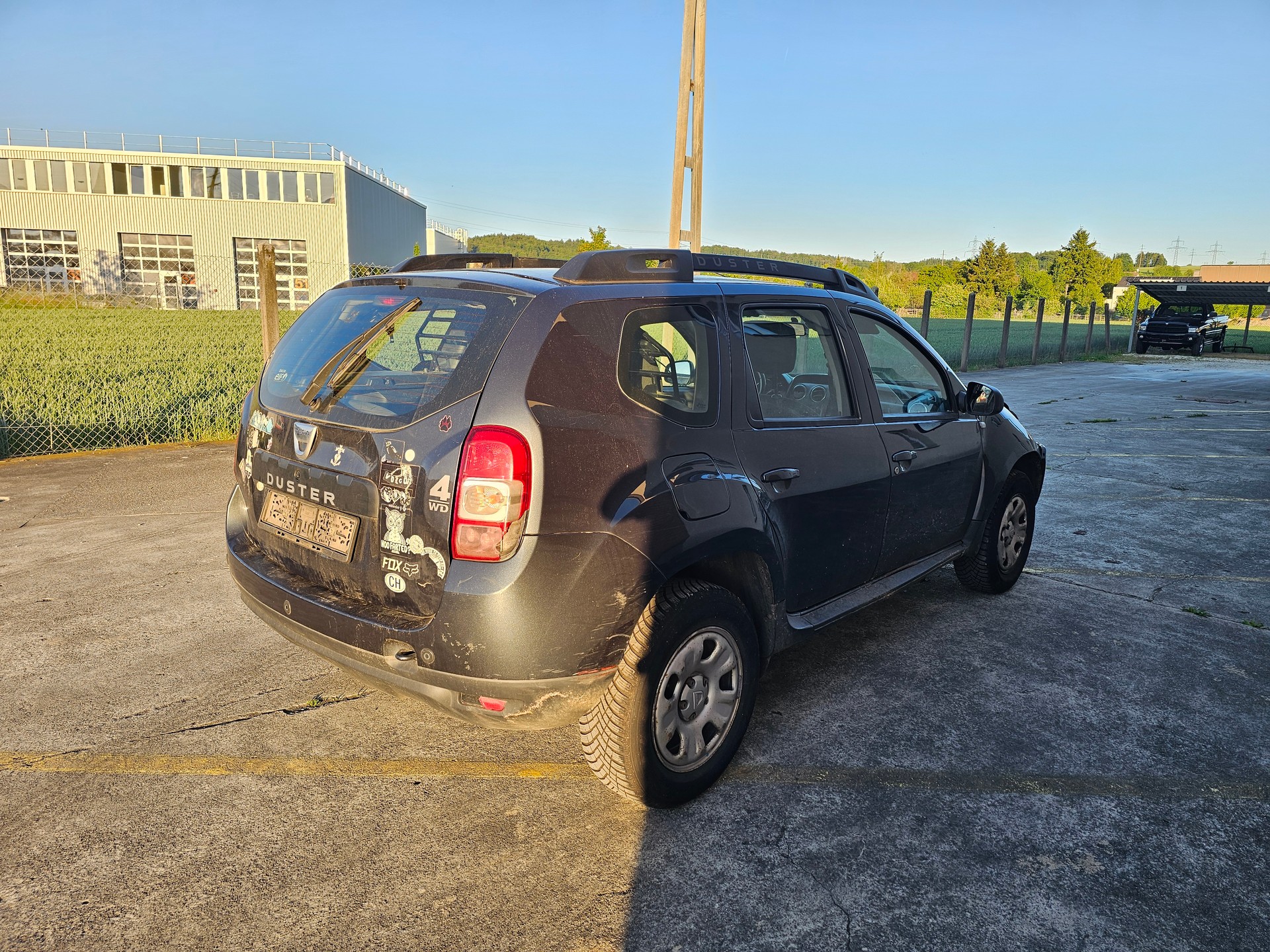 DACIA Duster 1.5 dCi Celebration 4x4-image-4