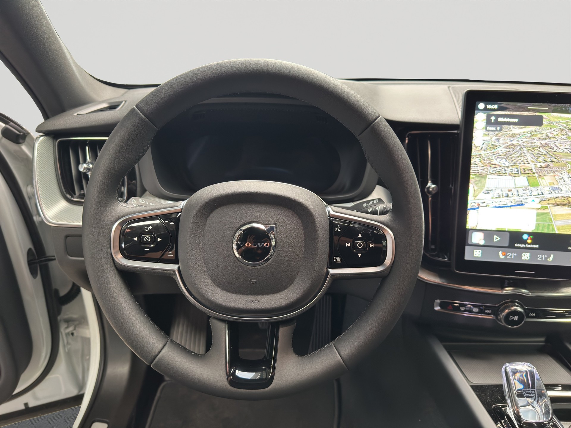 VOLVO XC60 T6 AWD PluginHybrid Black Edition Geartronic-image-8