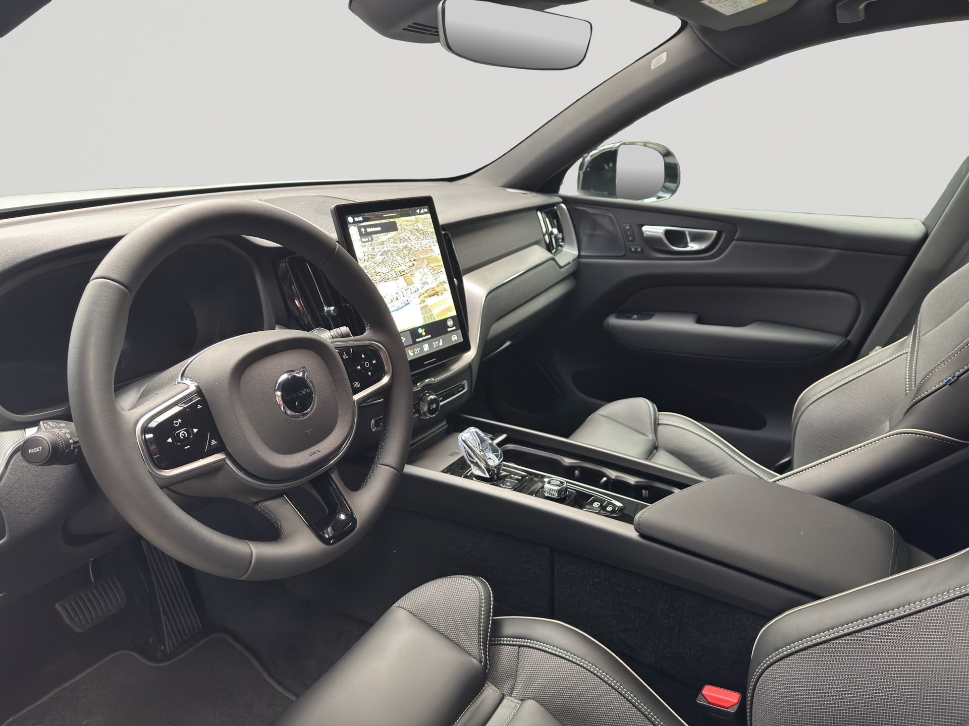 VOLVO XC60 T6 AWD PluginHybrid Black Edition Geartronic-image-14
