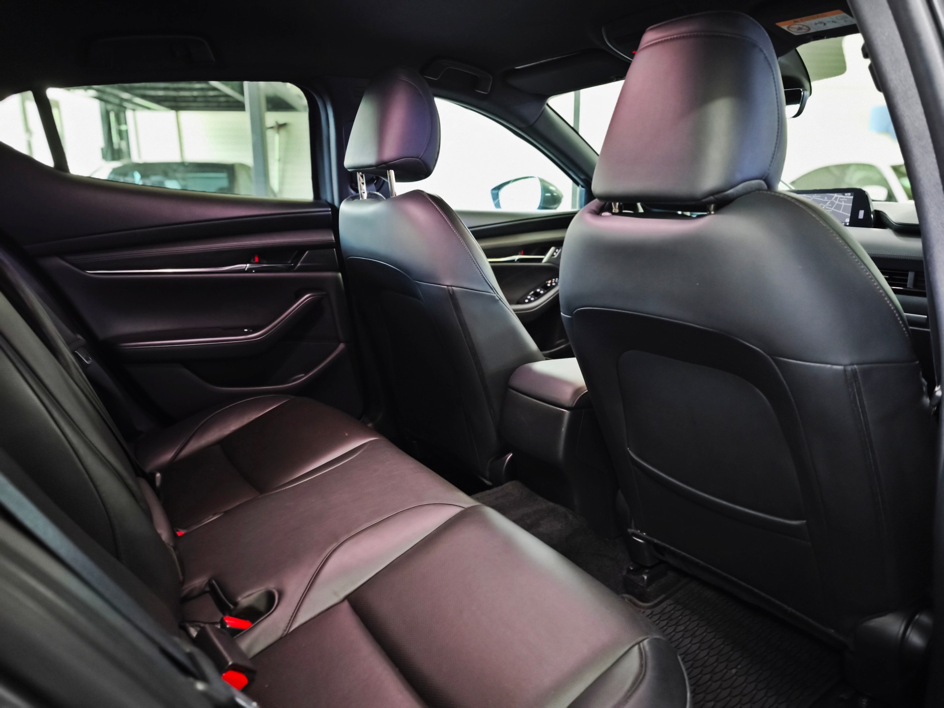 MAZDA 3 Hatchback SKYACTIV-X MHybrid 186 Homura AWD Automat-image-15
