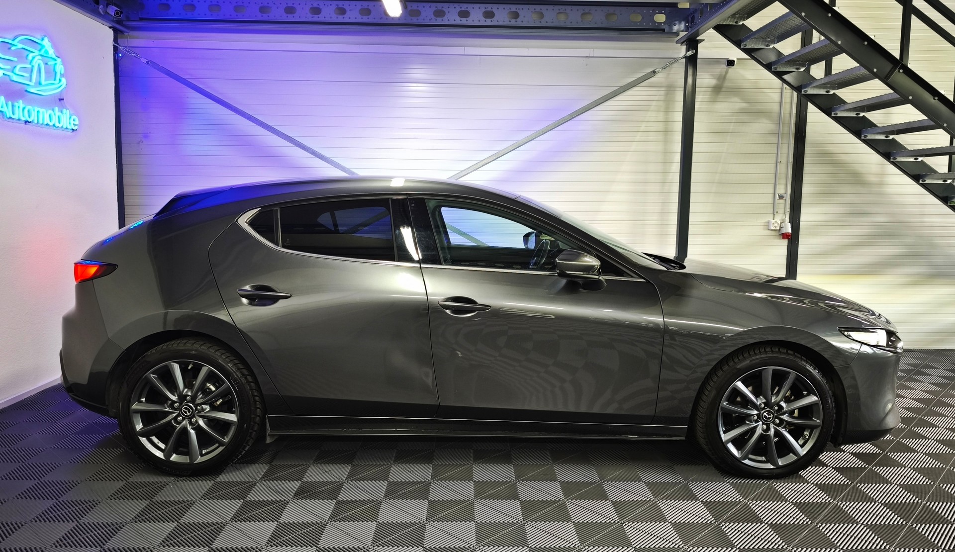 MAZDA 3 Hatchback SKYACTIV-X MHybrid 186 Homura AWD Automat-showroom-element-3
