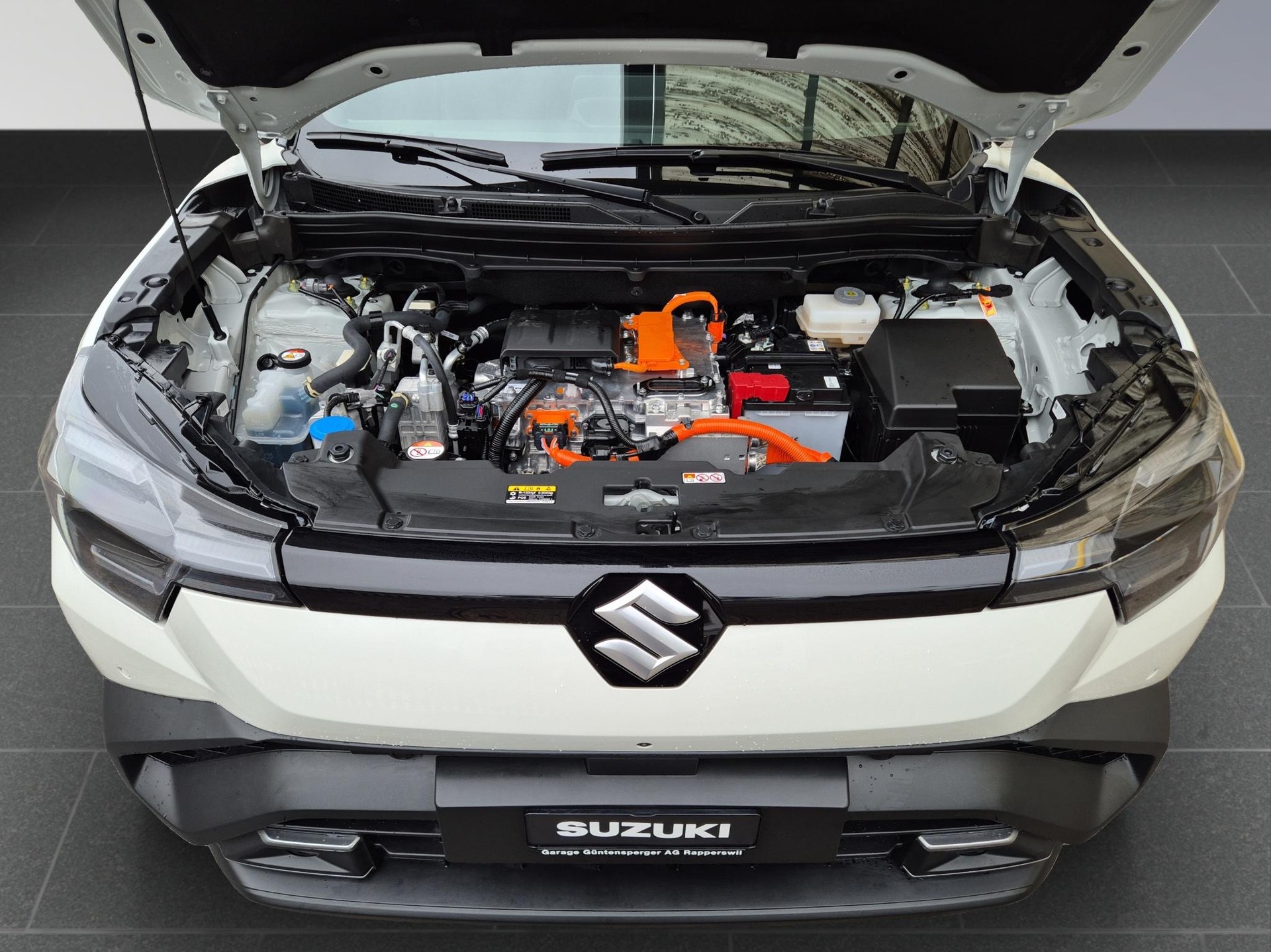 SUZUKI e Vitara Compact Top 4x4-image-19