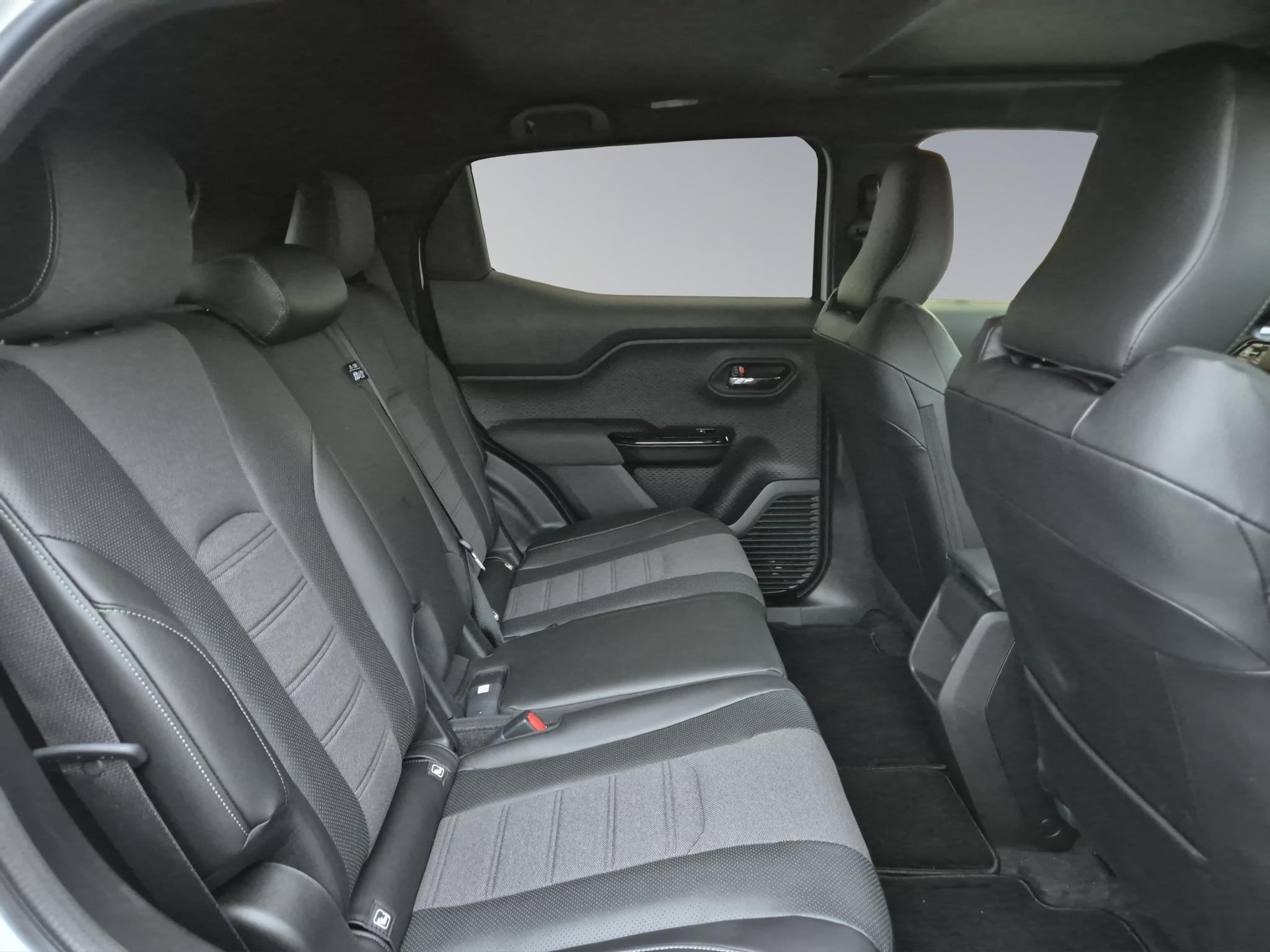 SUZUKI e Vitara Compact Top 4x4-image-15