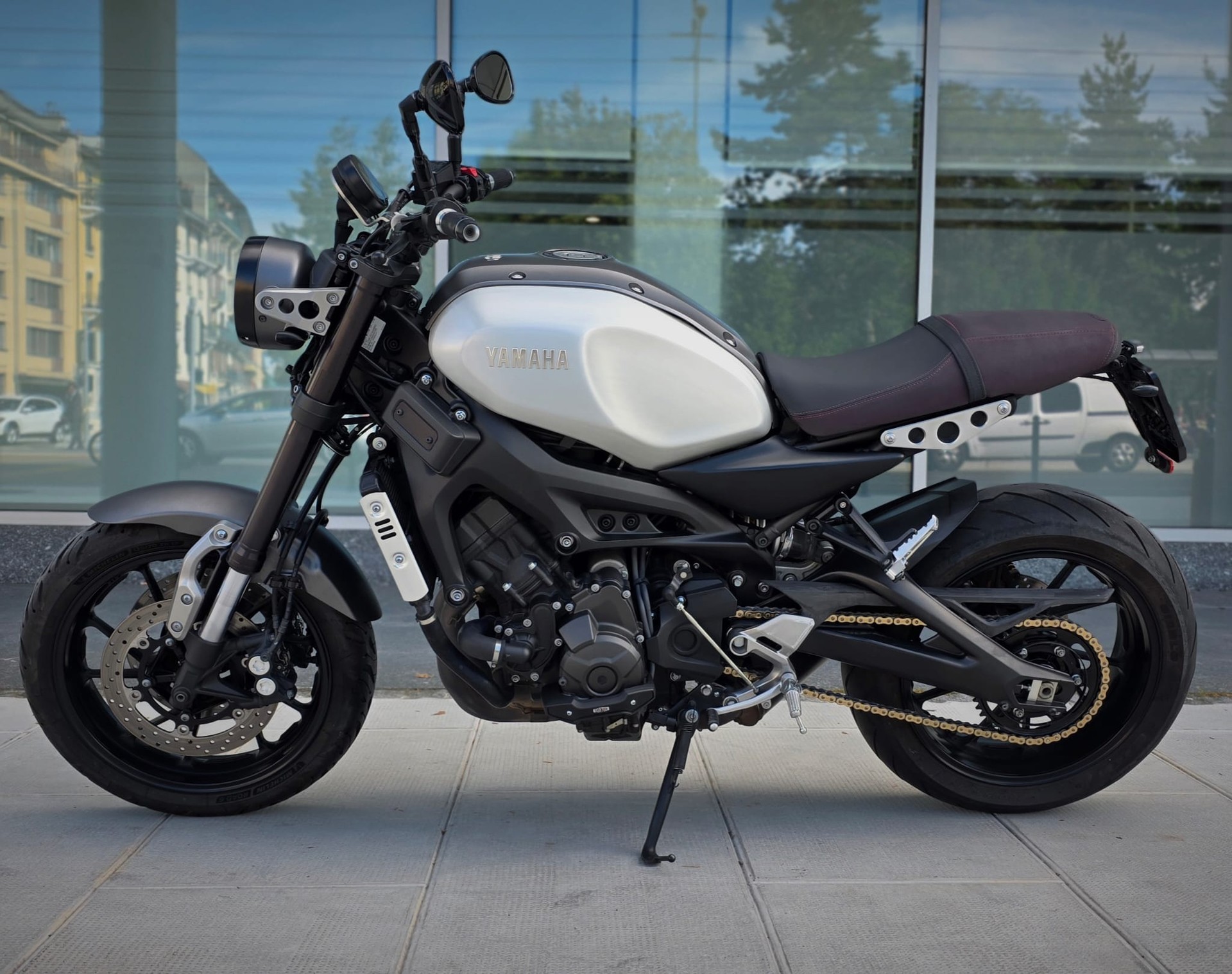YAMAHA XSR 900-image-1