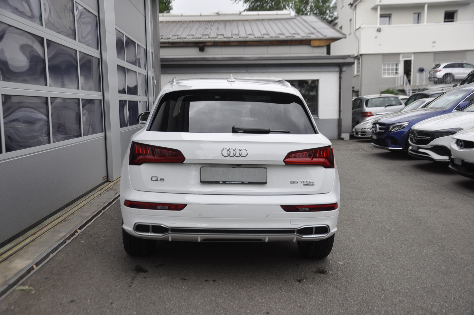 AUDI Q5 55 TFSI e sport quattro S line-image-15