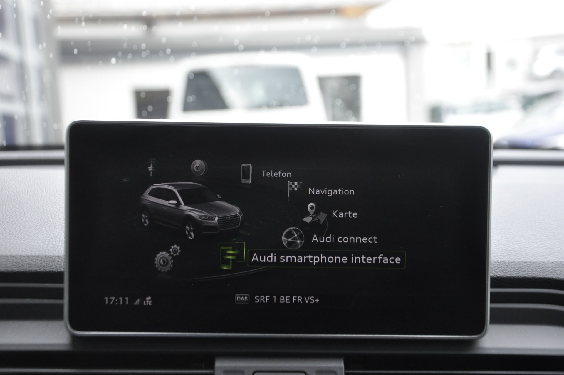 AUDI Q5 55 TFSI e sport quattro S line-image-12