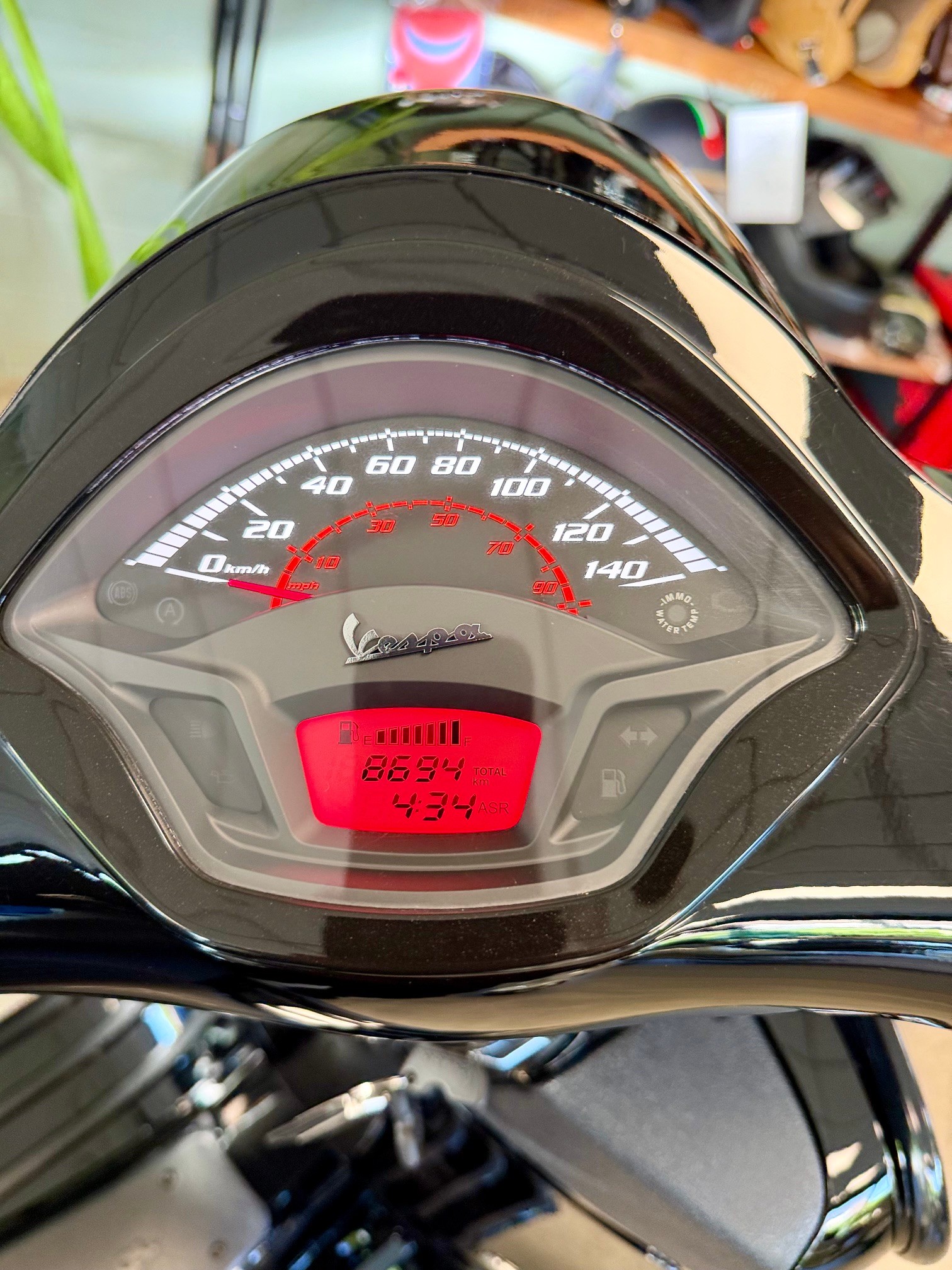PIAGGIO Vespa GTS 125 Super ABS-image-10