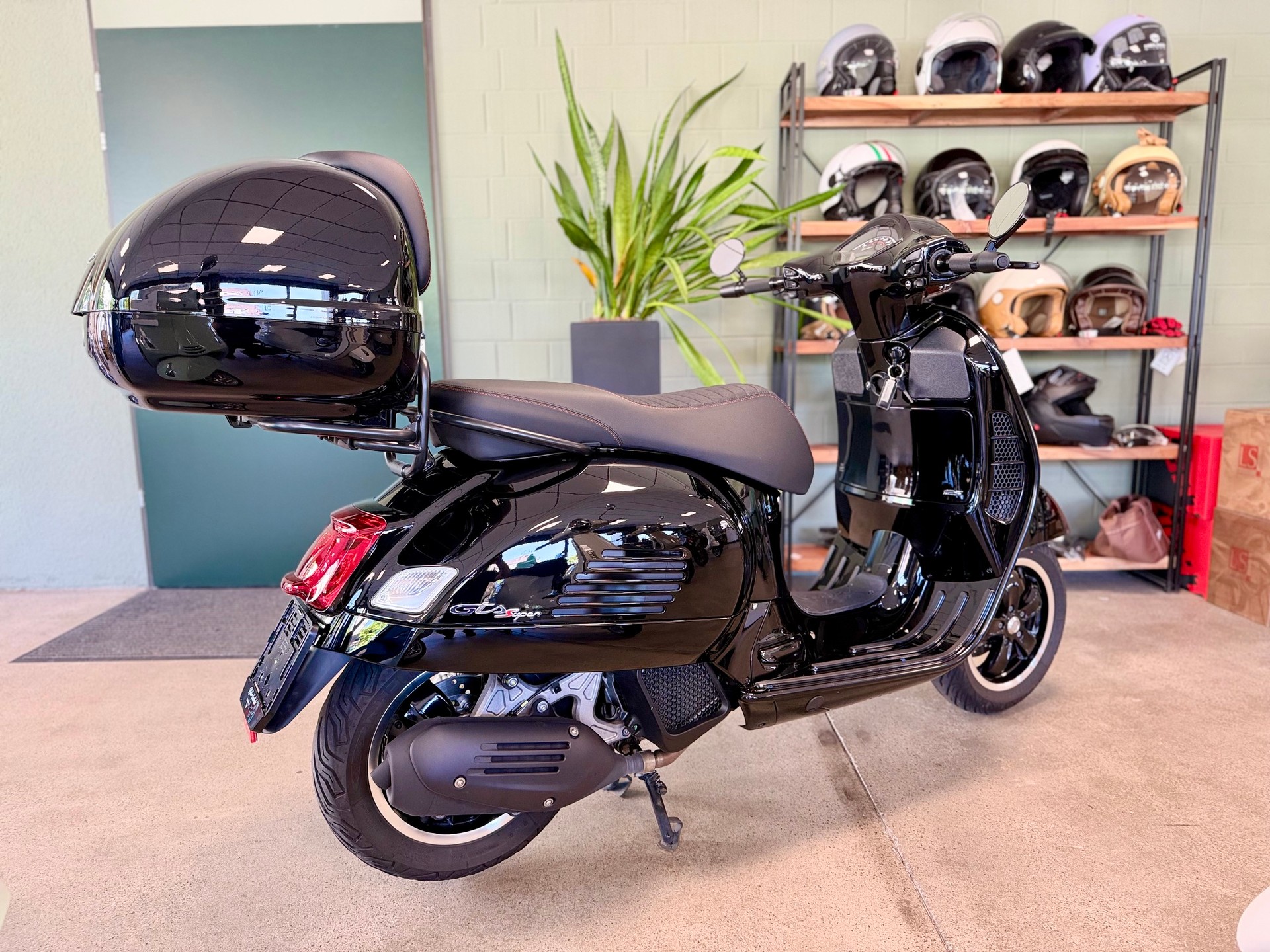 PIAGGIO Vespa GTS 125 Super ABS-image-2