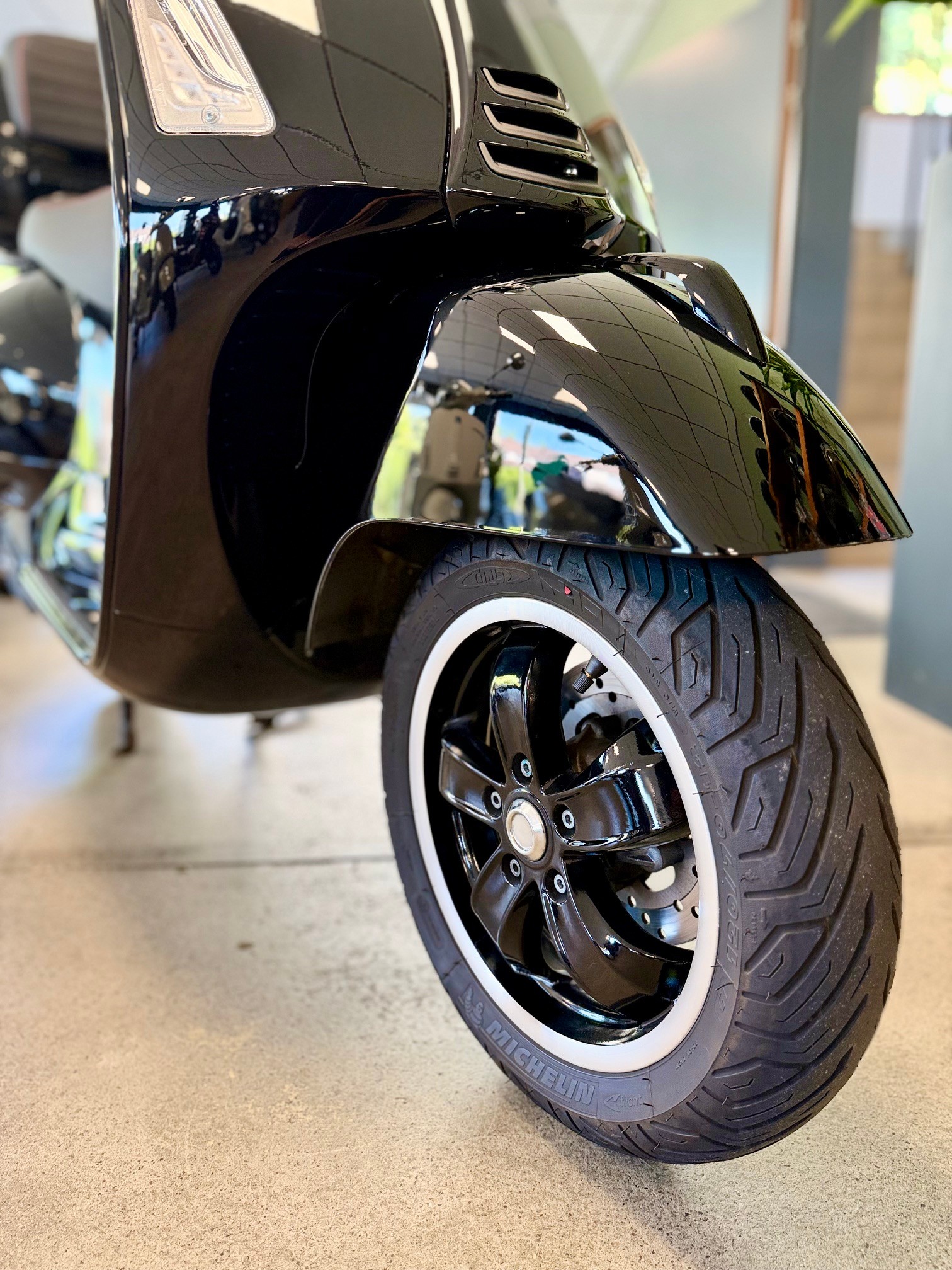 PIAGGIO Vespa GTS 125 Super ABS-image-7