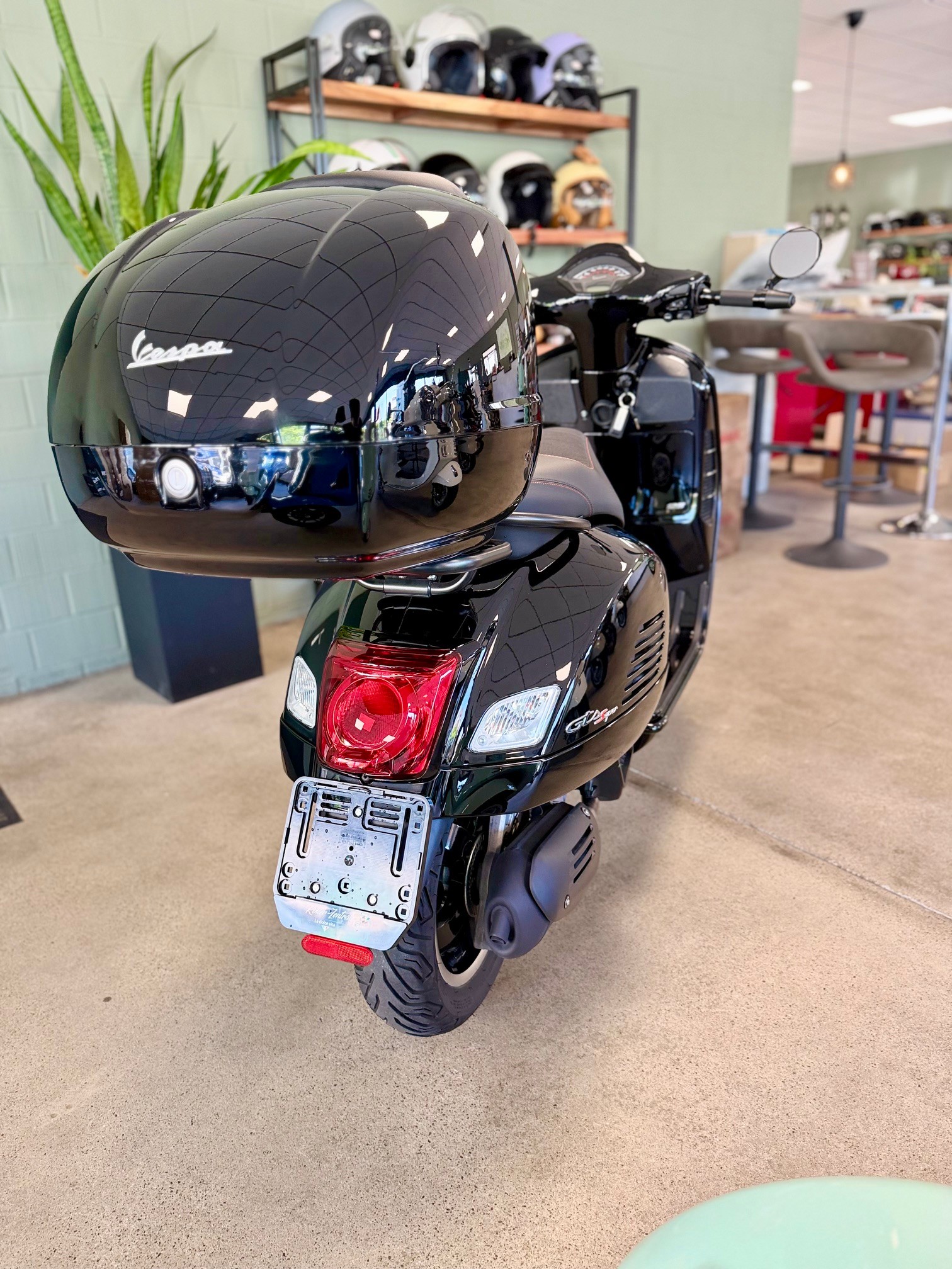 PIAGGIO Vespa GTS 125 Super ABS-image-3