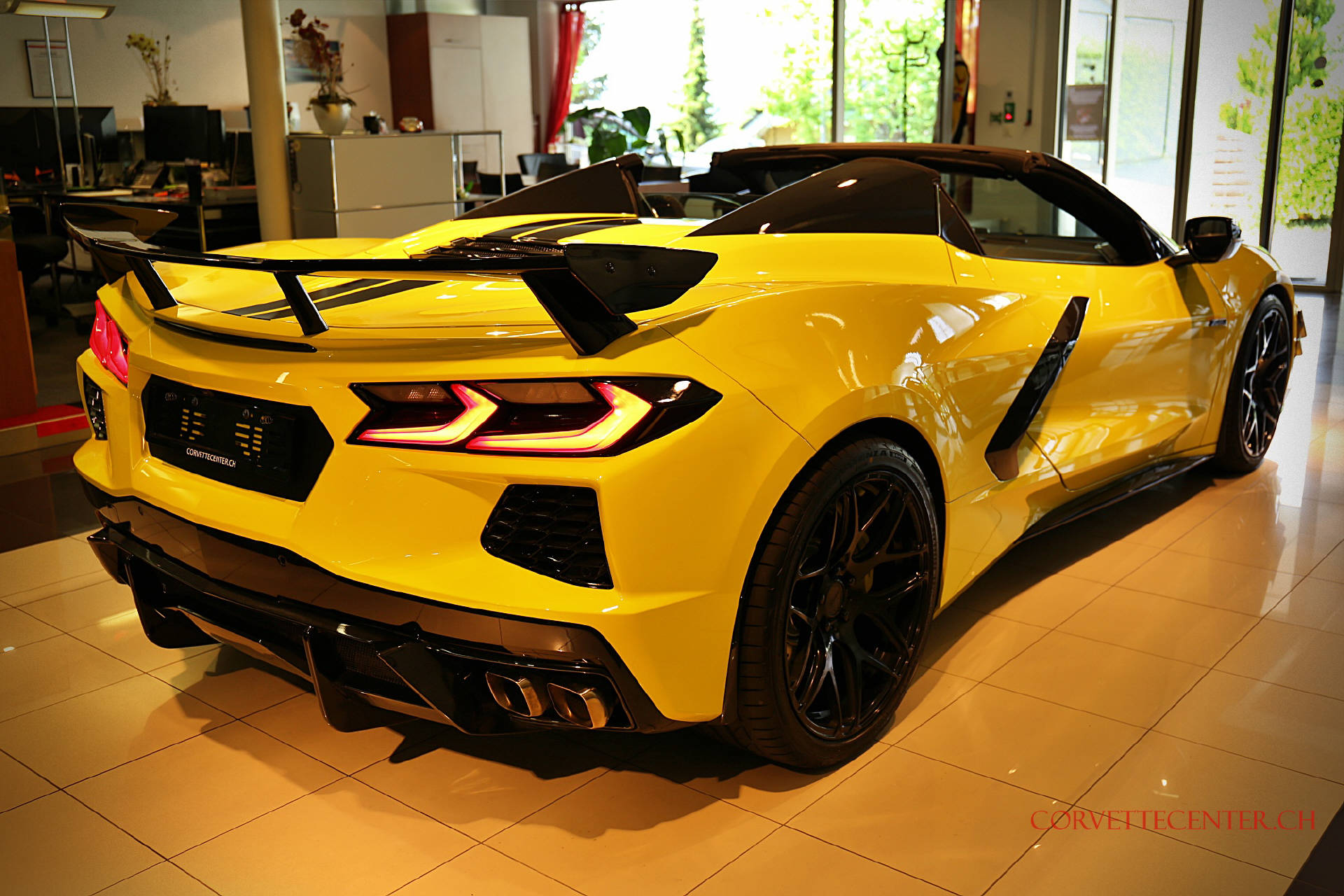 CHEVROLET Corvette Convertible 6.2 V8 3LT Z51-image-10