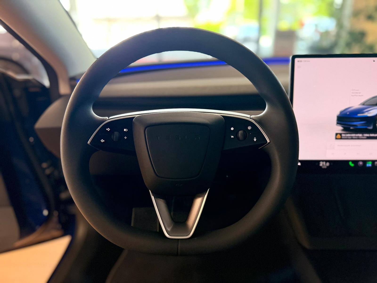 TESLA Model 3 RWD-image-23