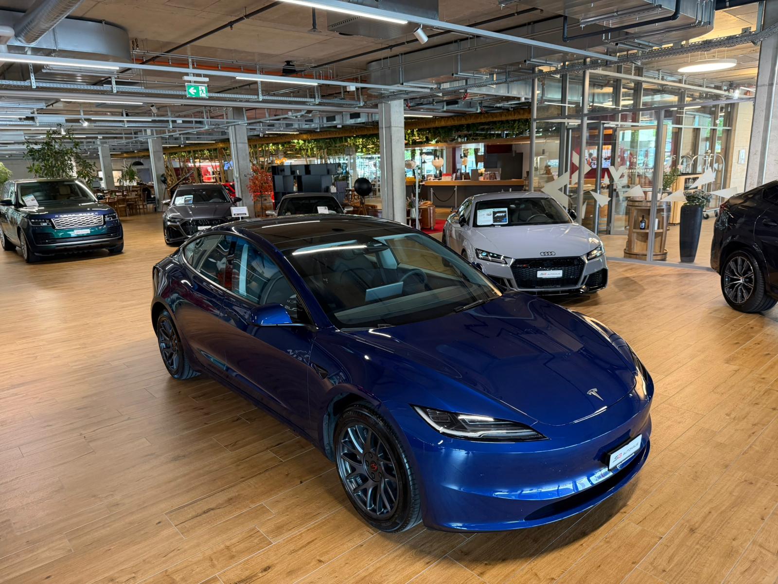 TESLA Model 3 RWD