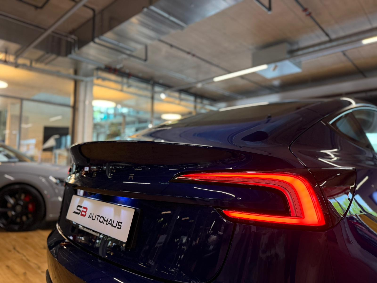 TESLA Model 3 RWD-image-10