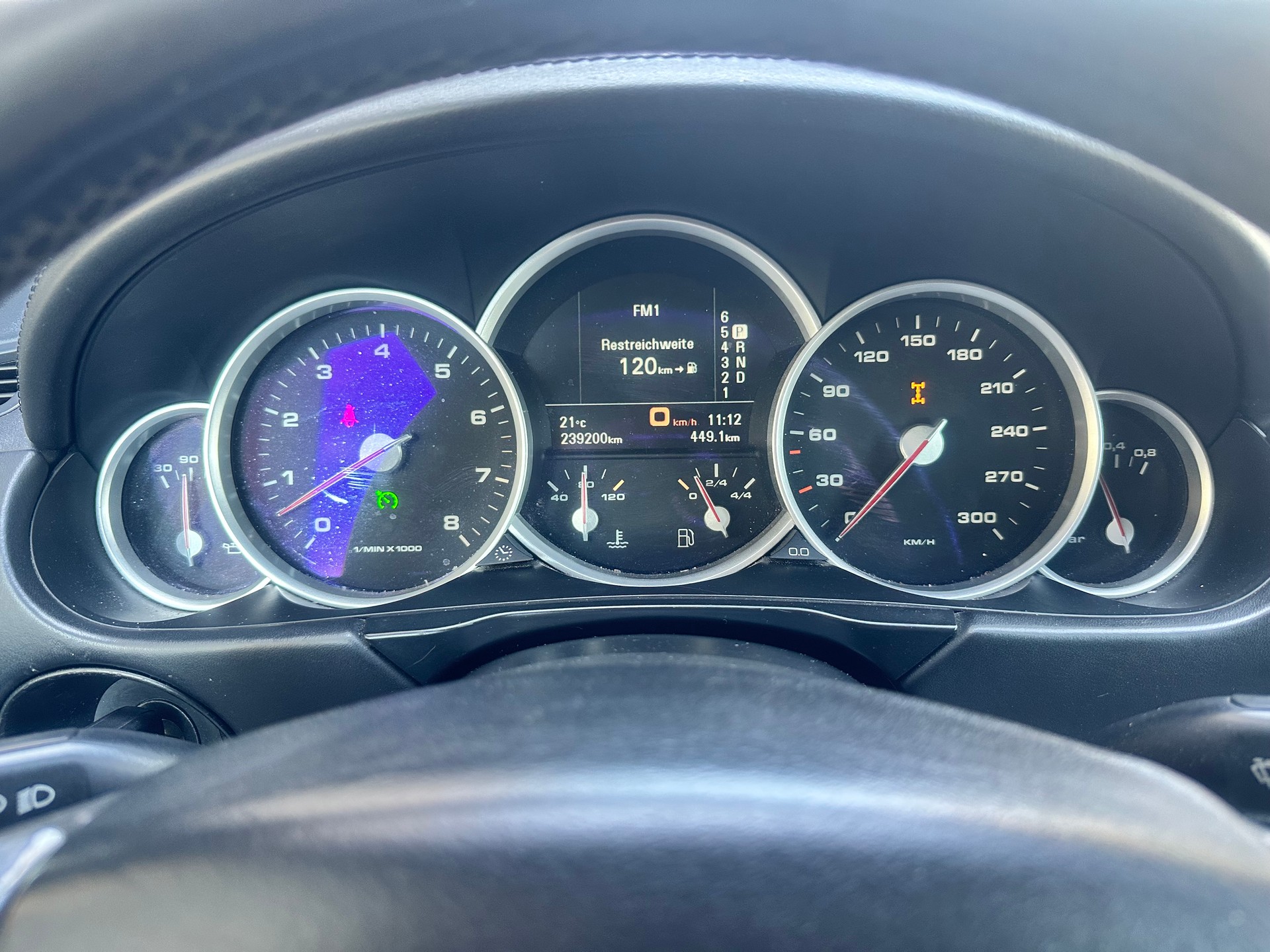 PORSCHE Cayenne Turbo-image-9