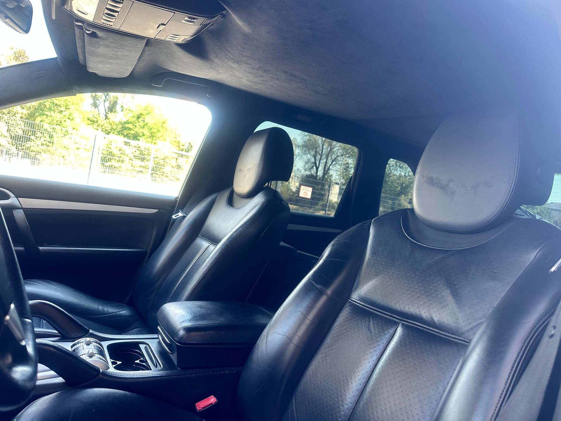 PORSCHE Cayenne Turbo-image-14