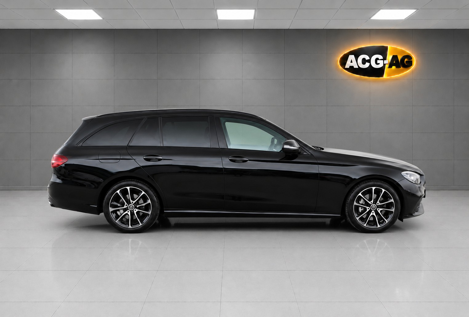 MERCEDES-BENZ E 220 d T 4Matic 9G-Tronic ** Gr-Navi ** RF-Kamera ** Sitzheizung ** PDC V+H ** Totwinkel-Assistent ** Frisch Ab MFK & Service-showroom-element-3