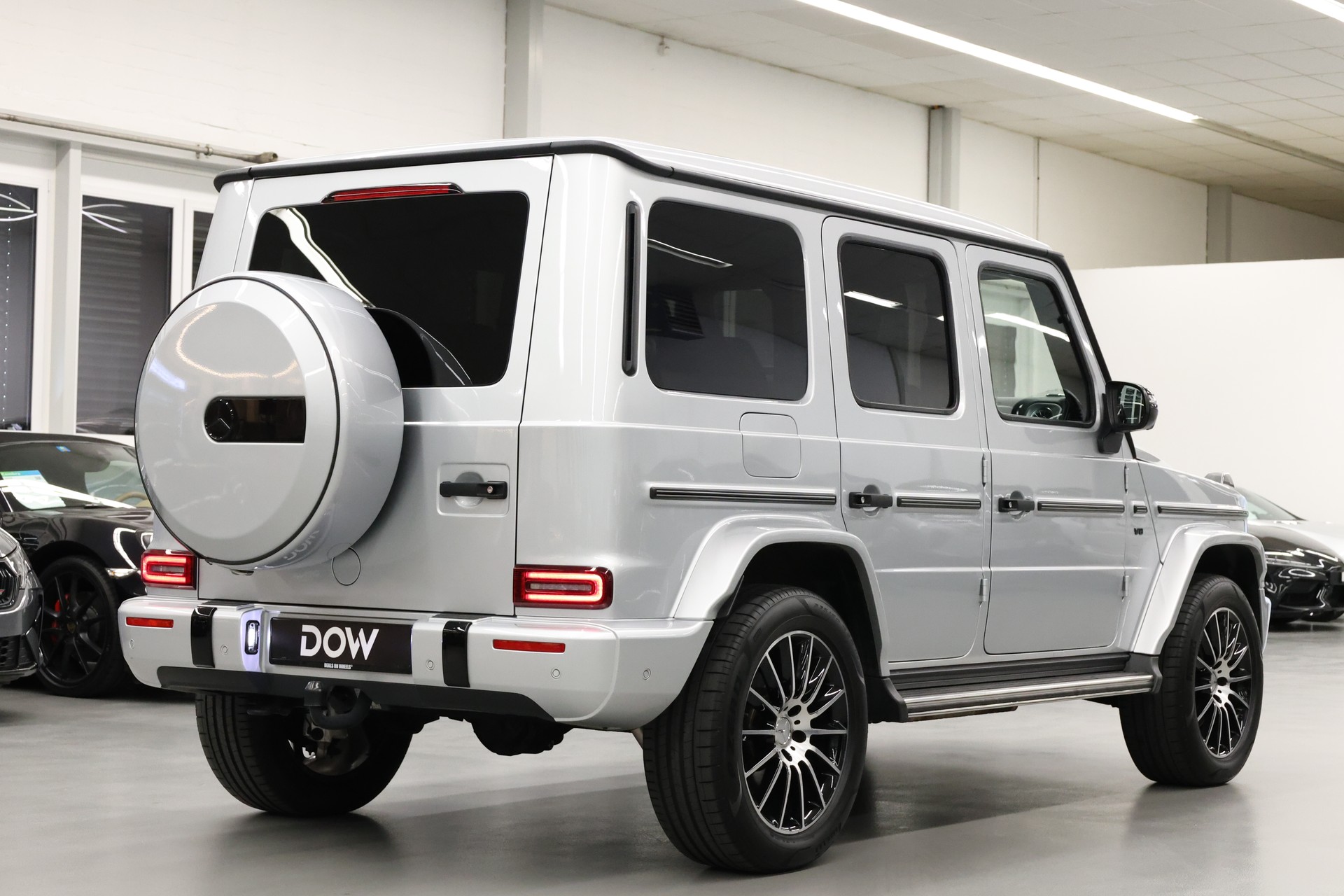 MERCEDES-BENZ G 500 AMG Line-showroom-element-3